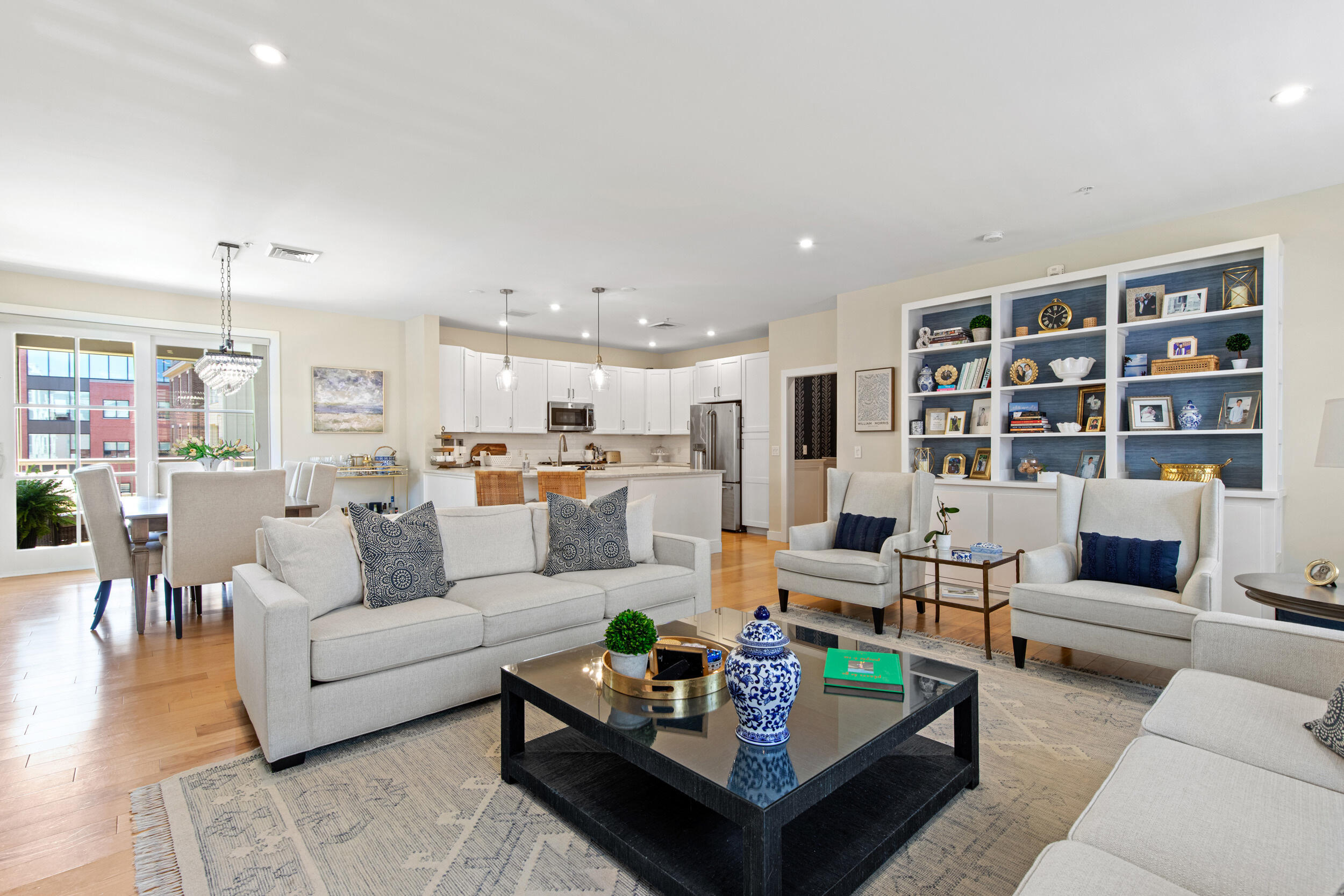 15 Middle Street, 308