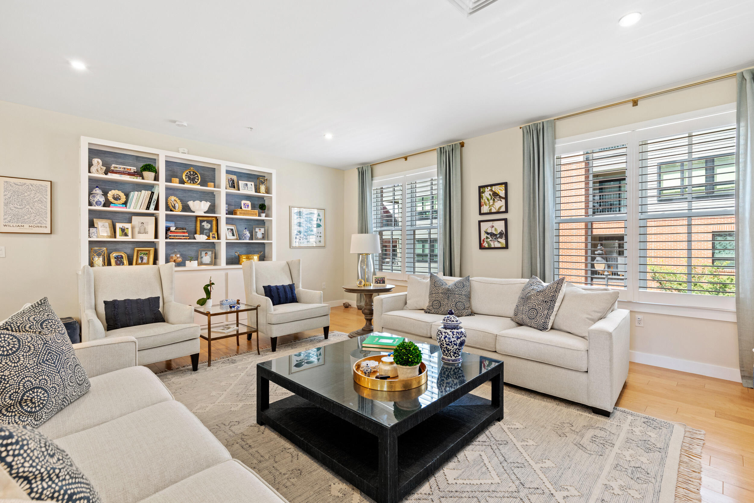 15 Middle Street, 308