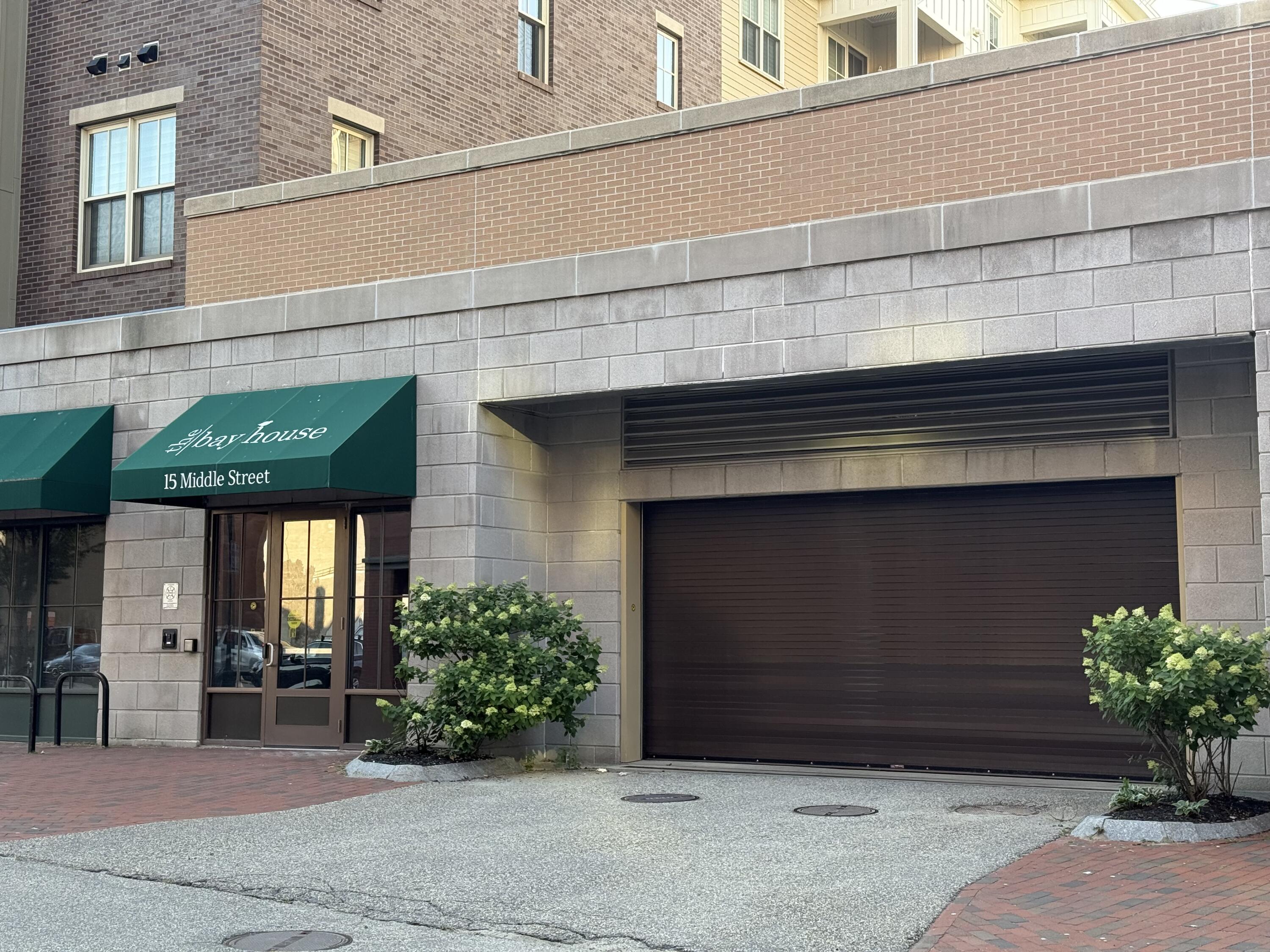 15 Middle Street, 308