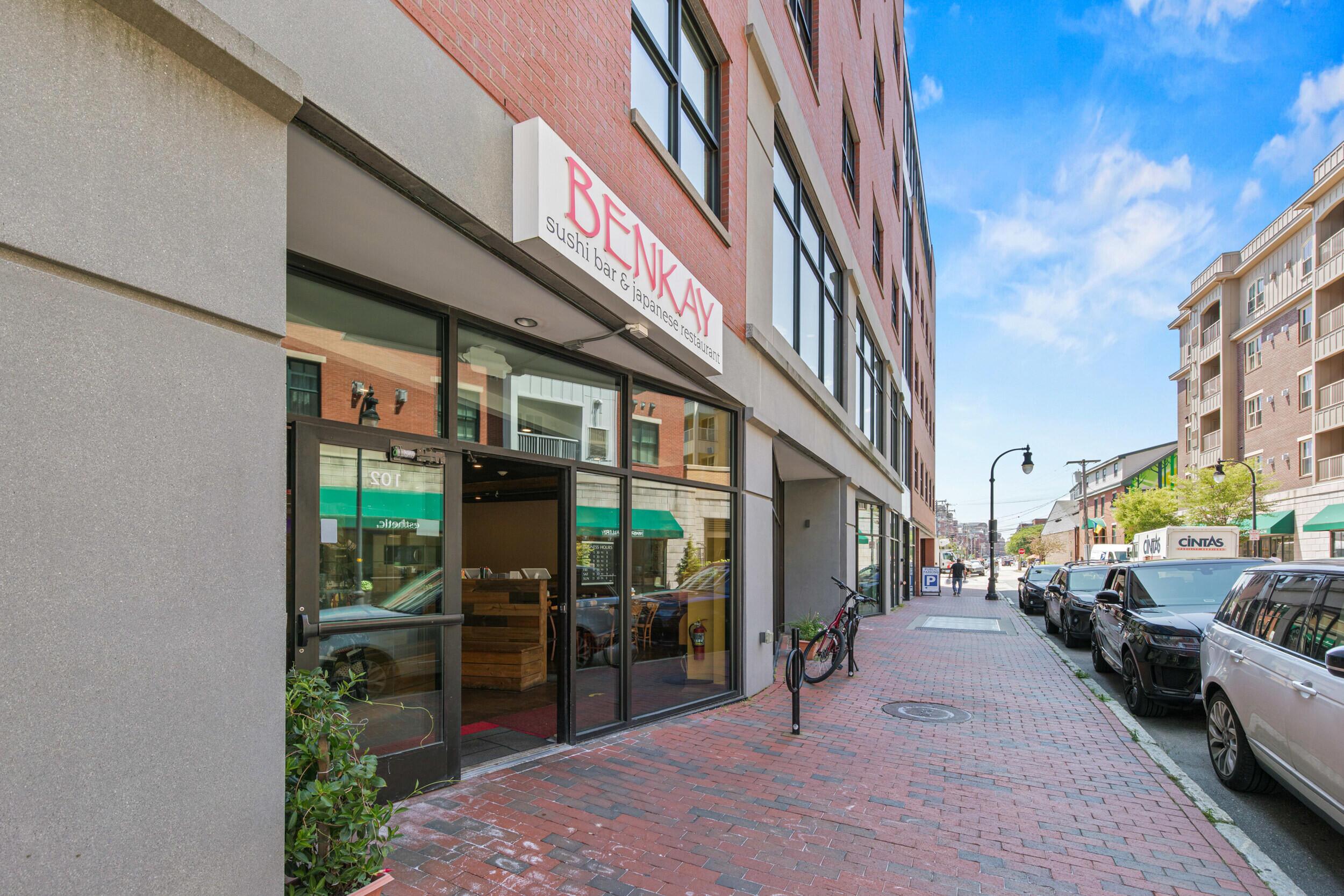 15 Middle Street, 308