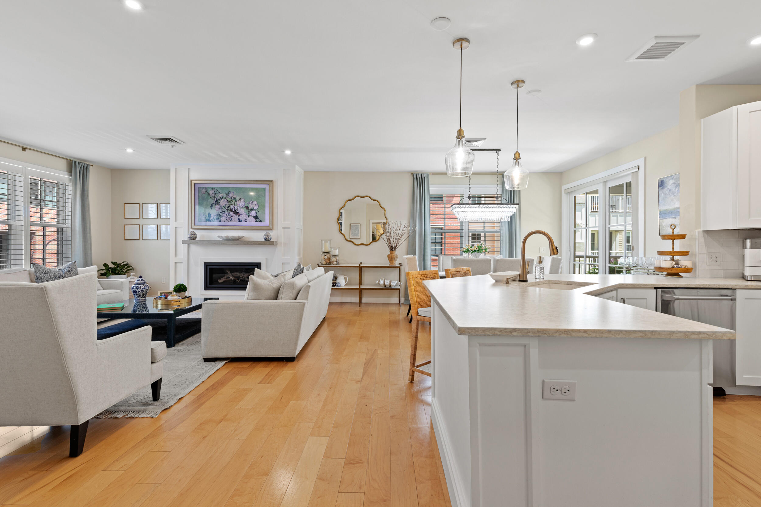 15 Middle Street, 308