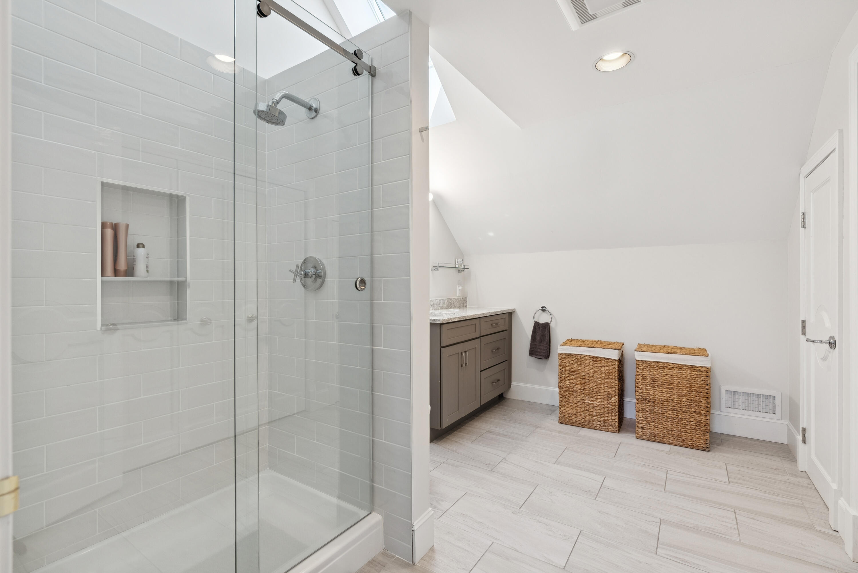 25 Atlantic Drive 25