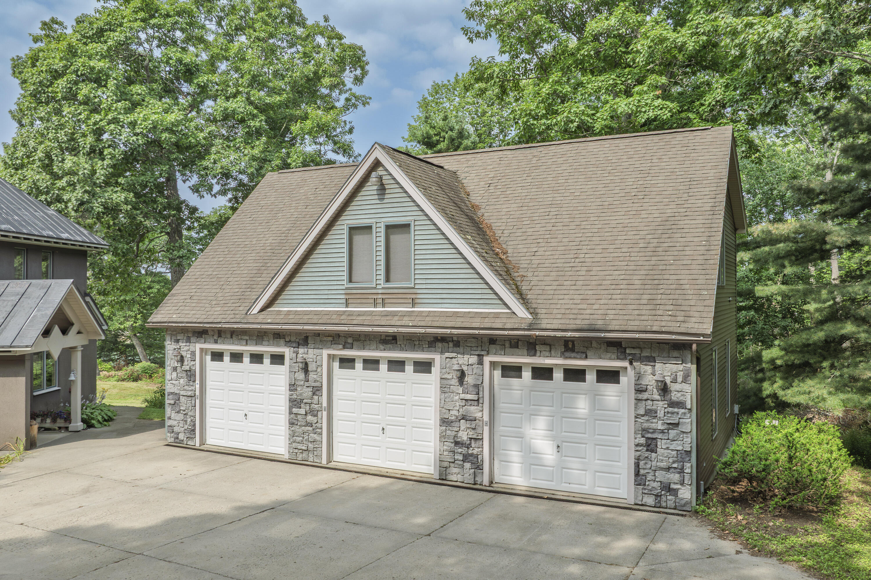 7 LMC Lane