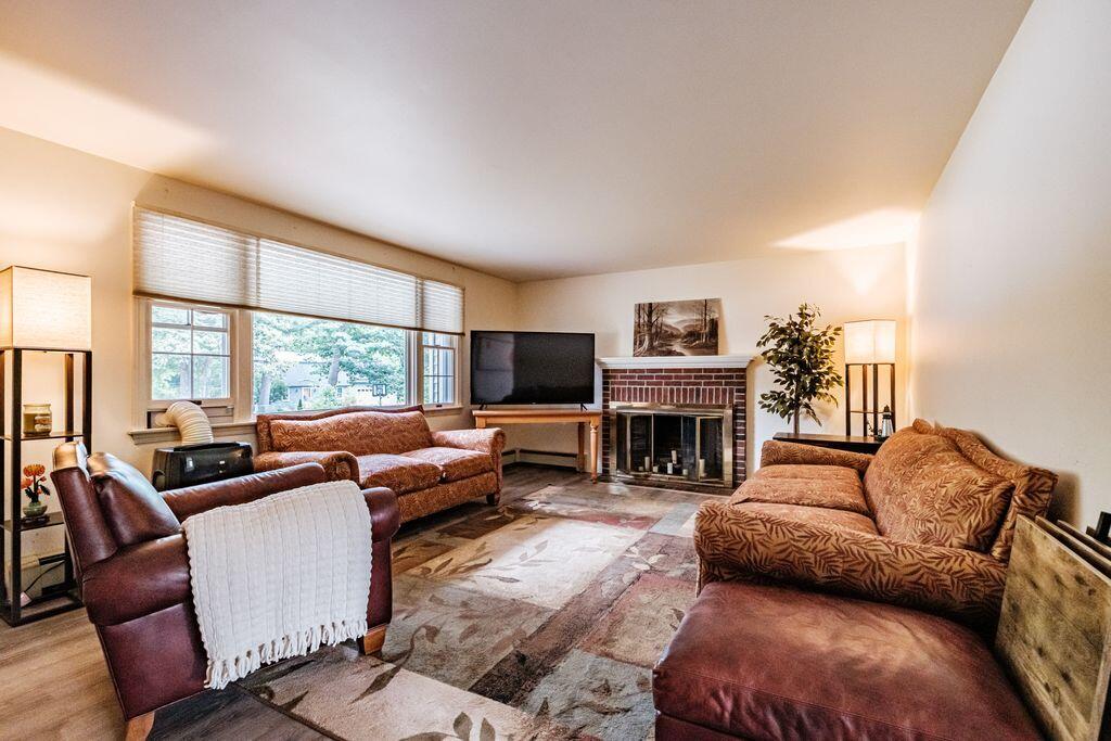 13 Country Charm Road, Cumberland