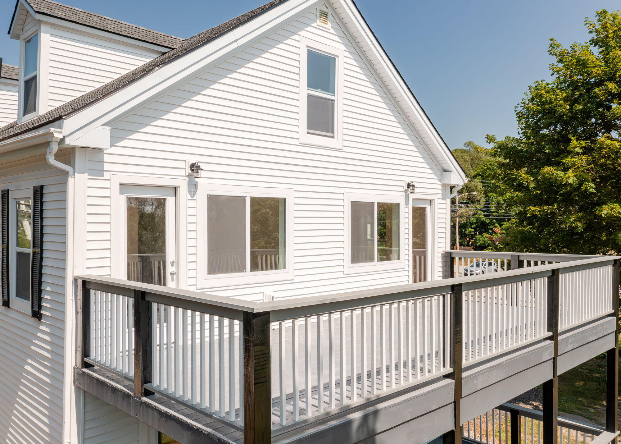 393 Front Street