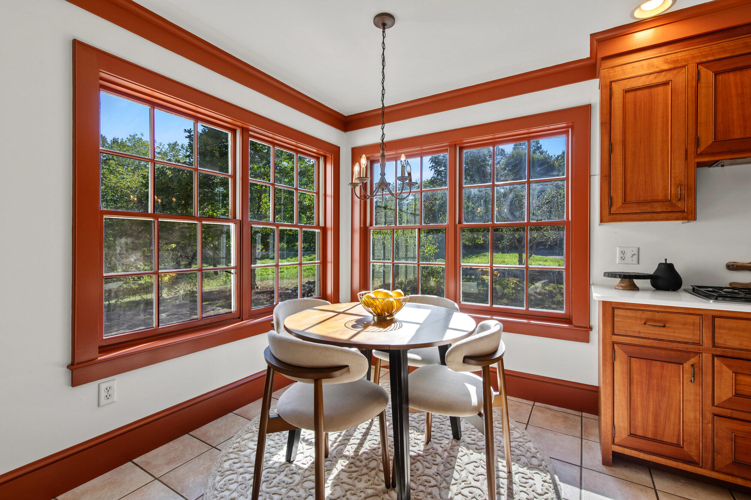 25 Meadowbrook Lane
