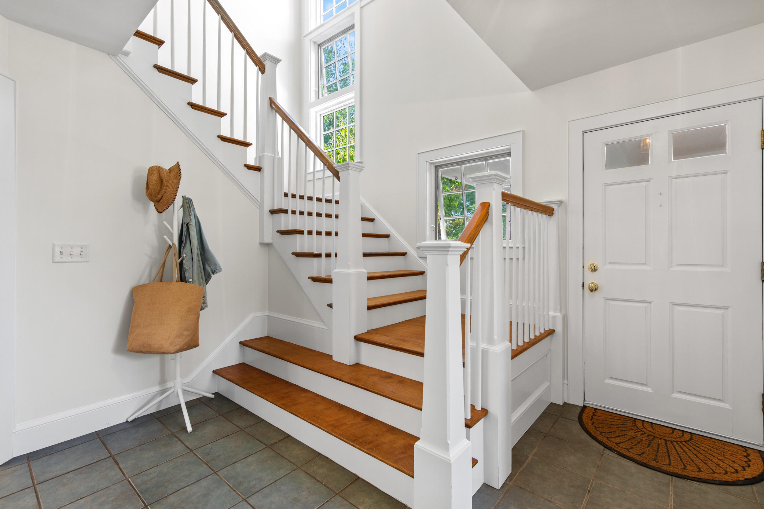 25 Meadowbrook Lane