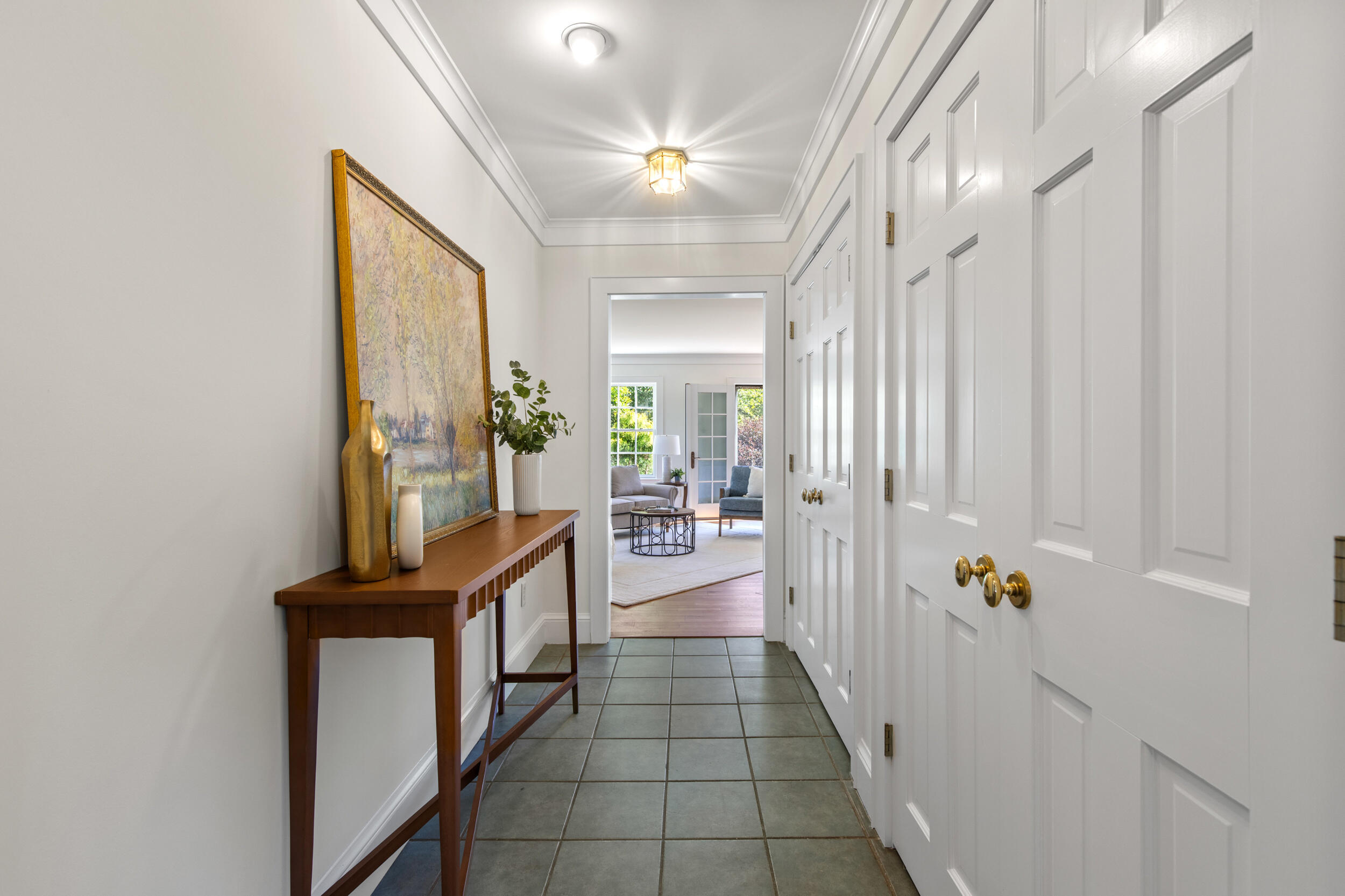 25 Meadowbrook Lane