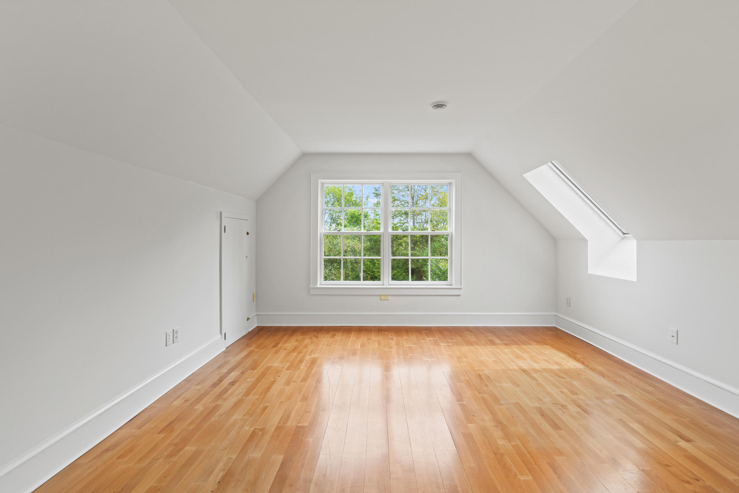 25 Meadowbrook Lane