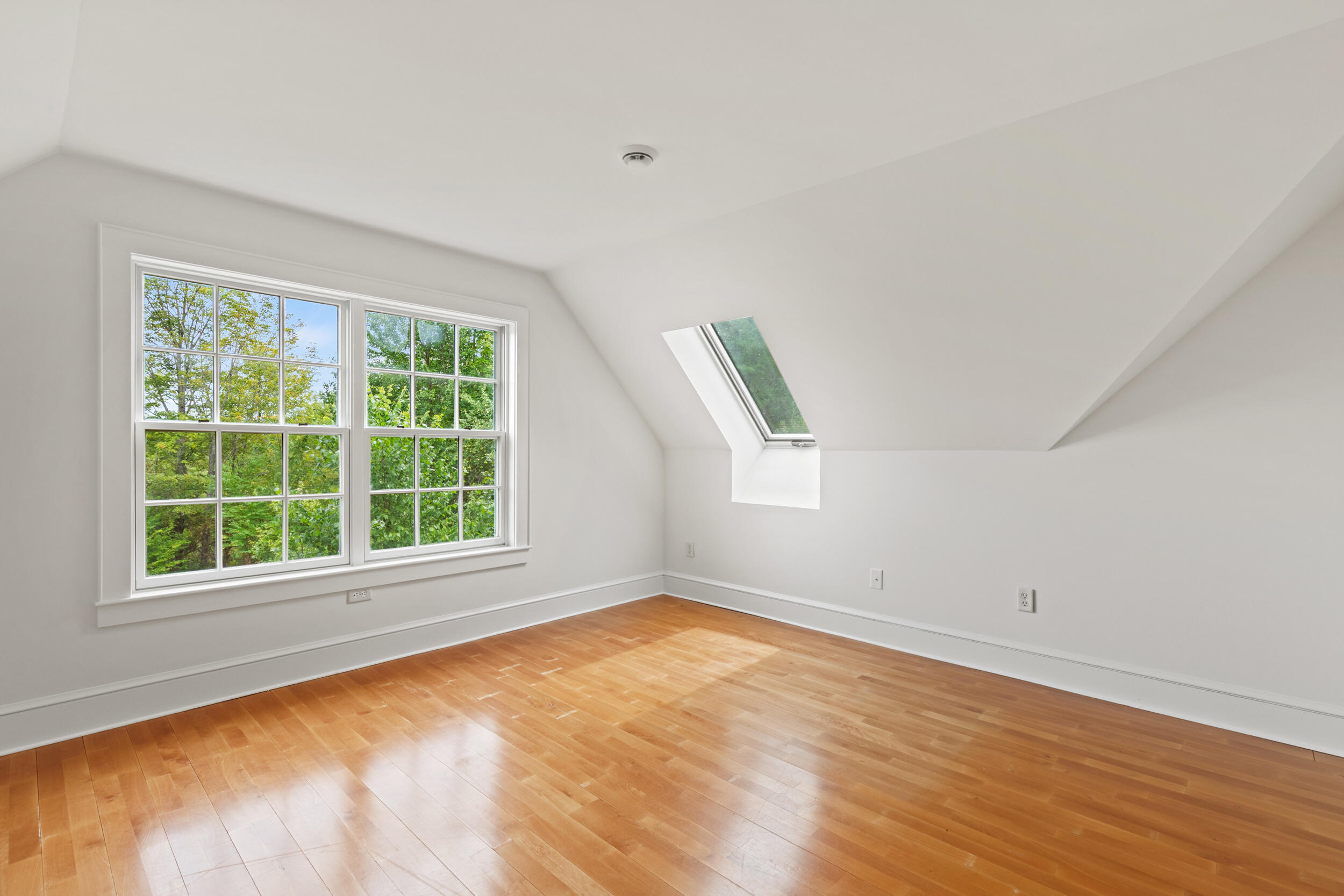 25 Meadowbrook Lane
