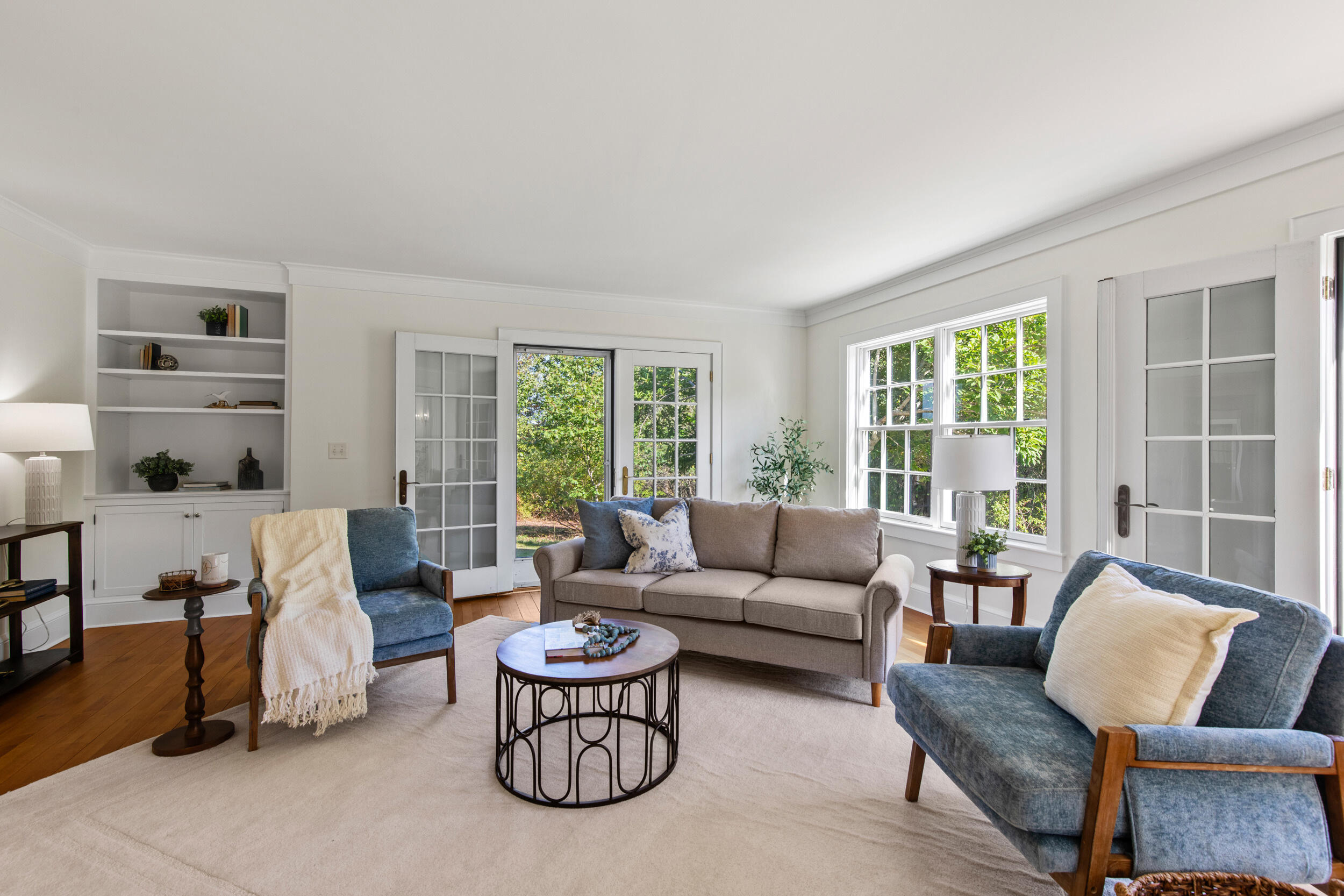 25 Meadowbrook Lane