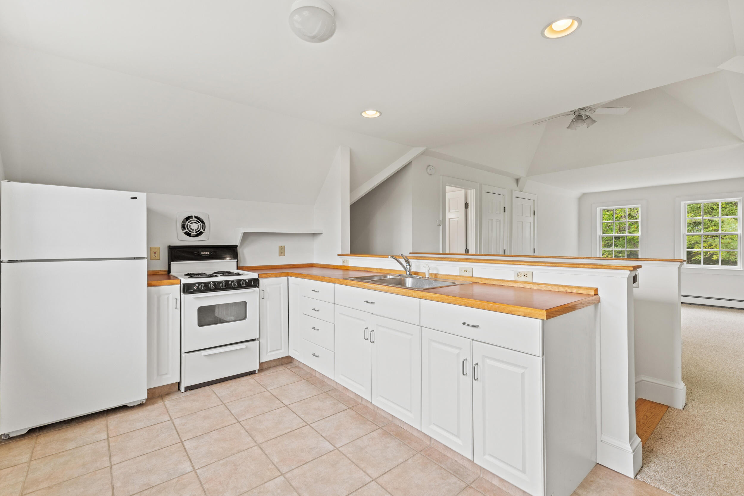 25 Meadowbrook Lane