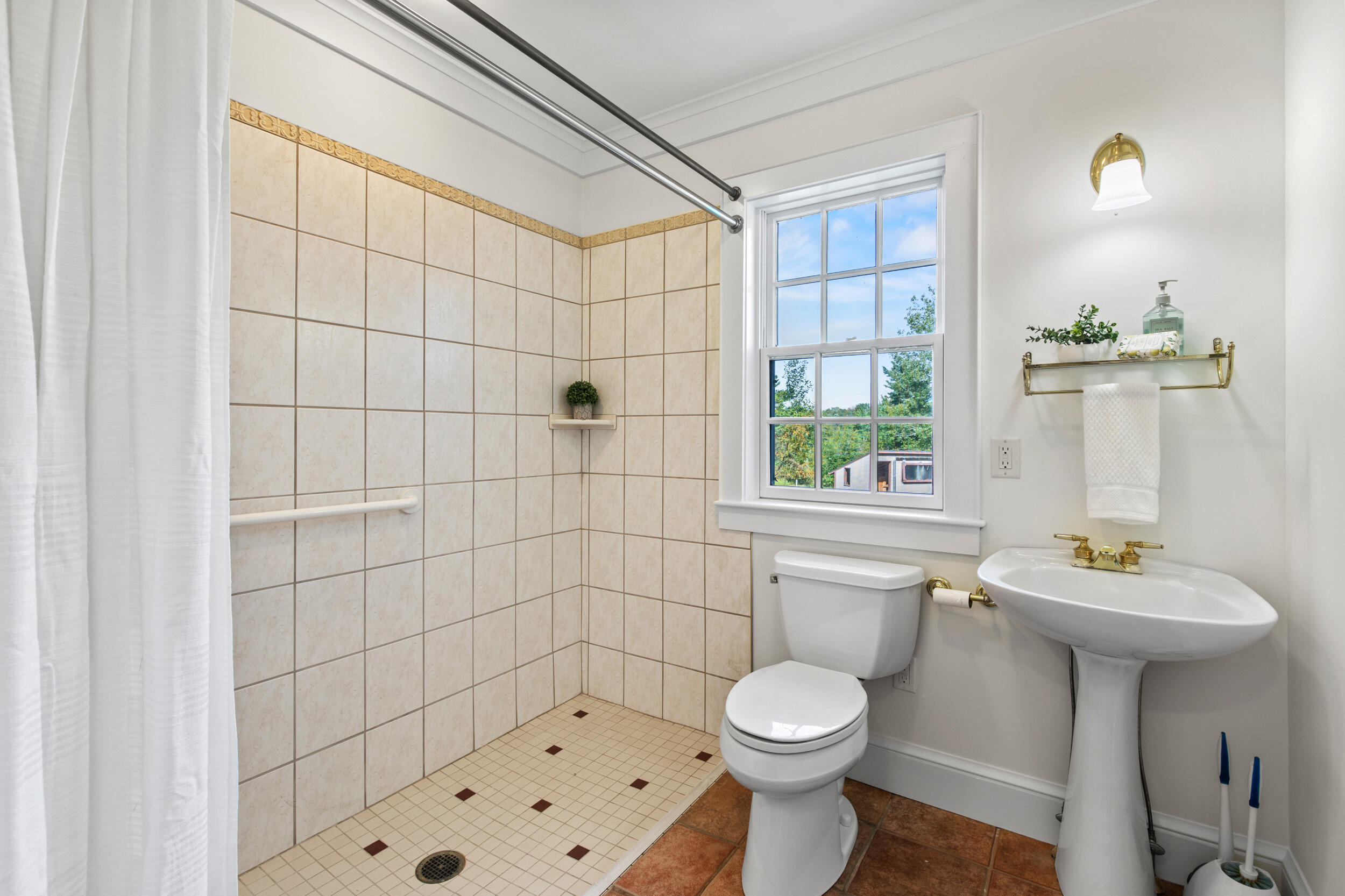 25 Meadowbrook Lane