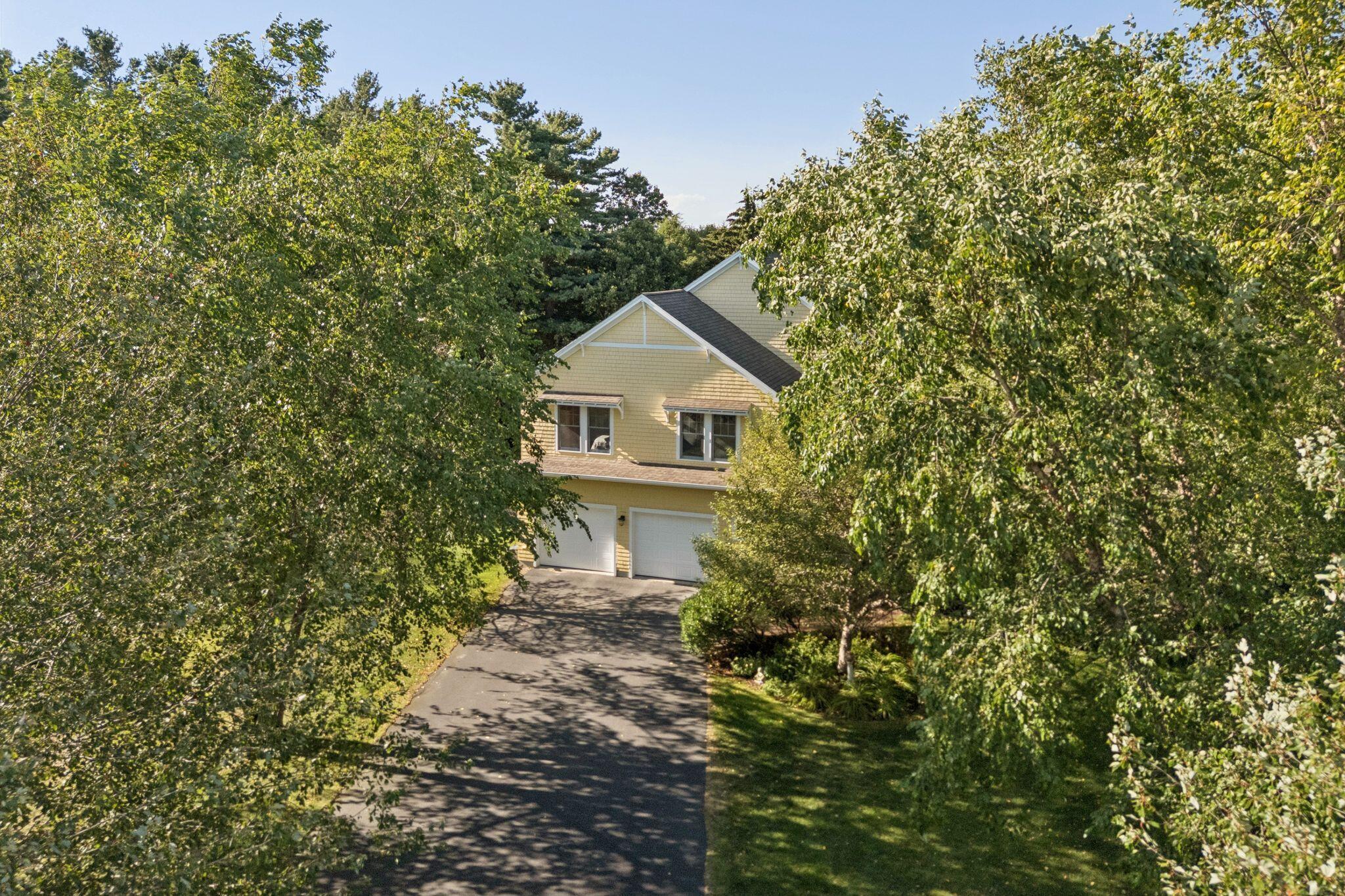 16 Leighton Farm Road