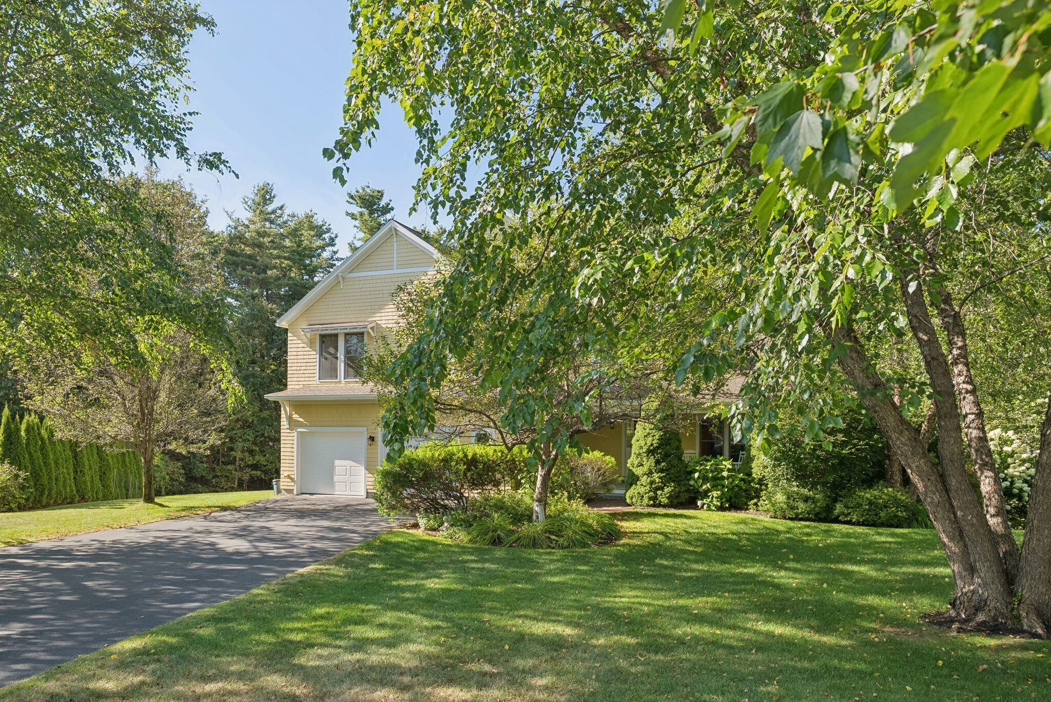 16 Leighton Farm Road