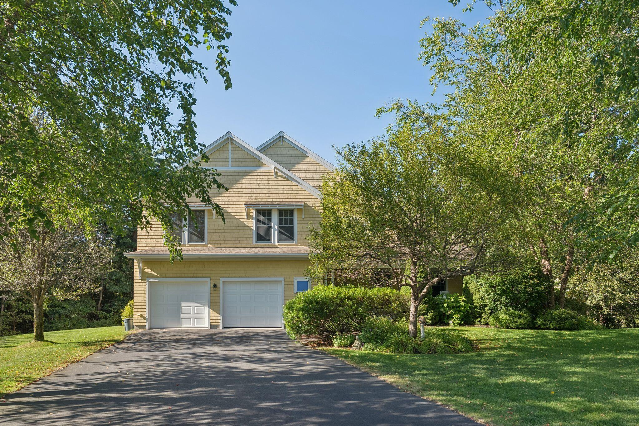 16 Leighton Farm Road