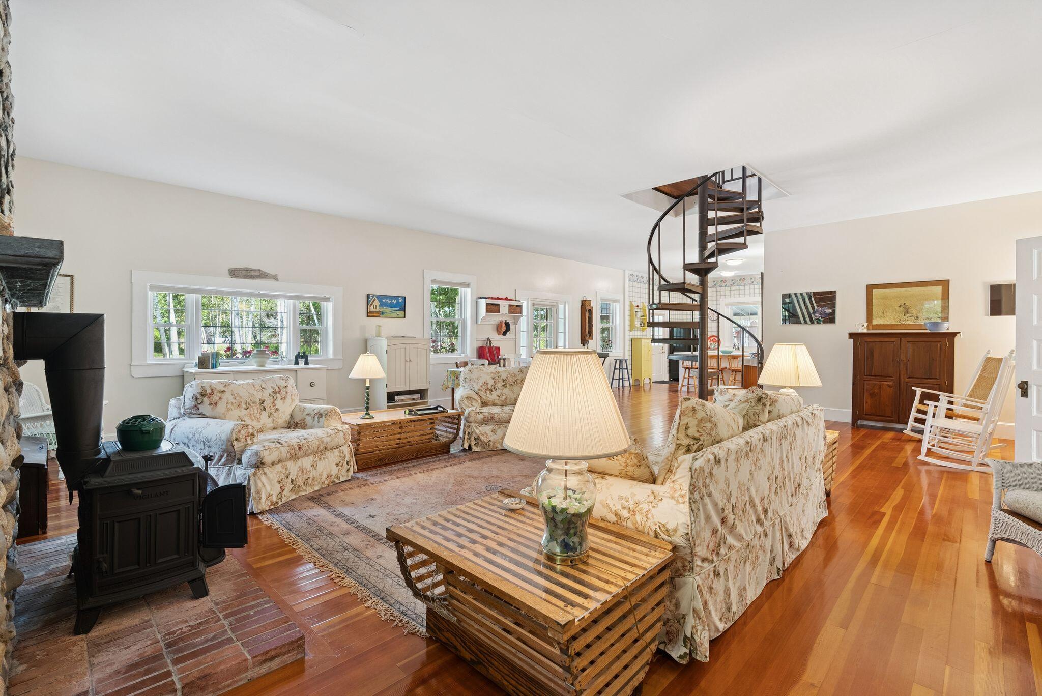 79 Whitehead Avenue