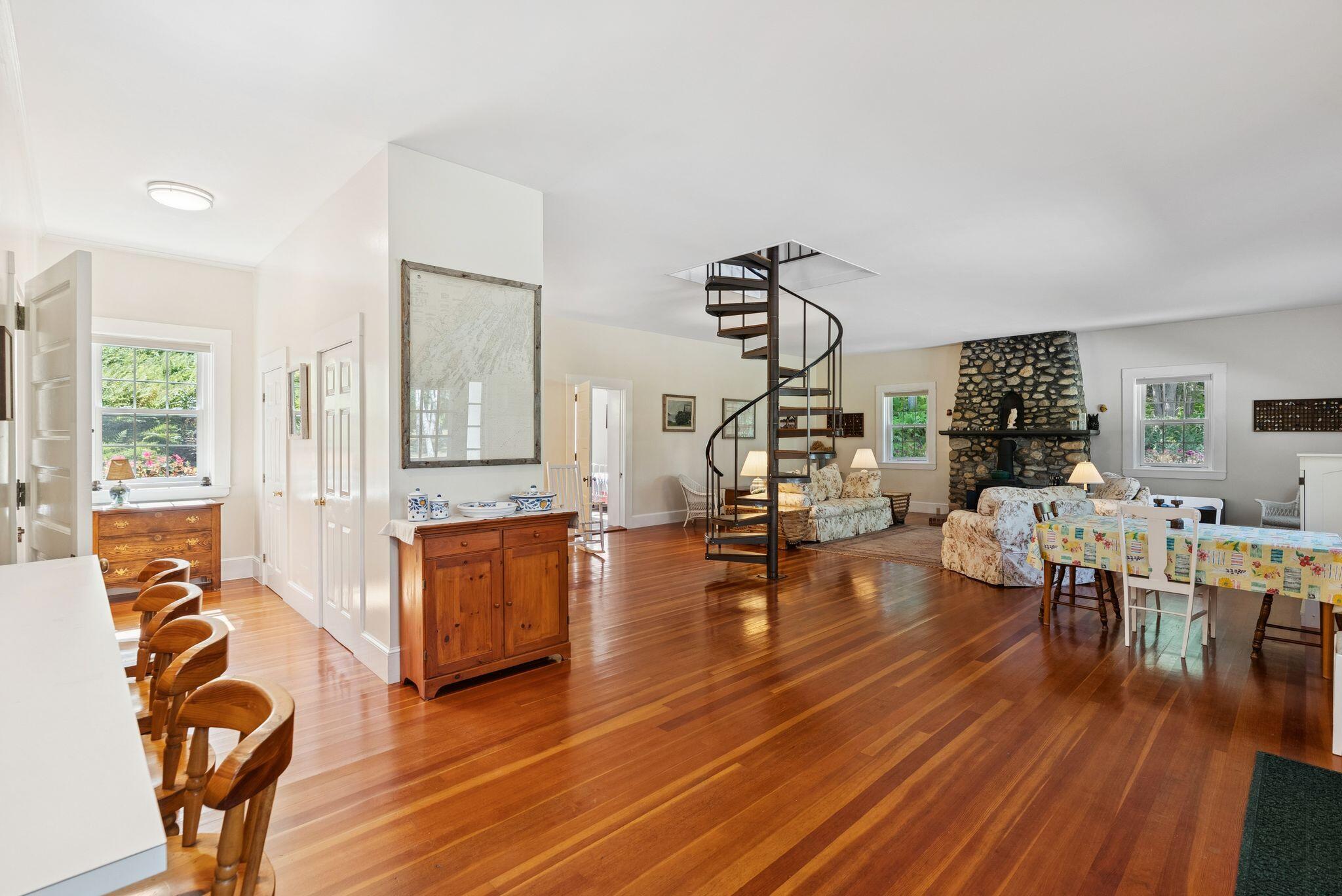 79 Whitehead Avenue