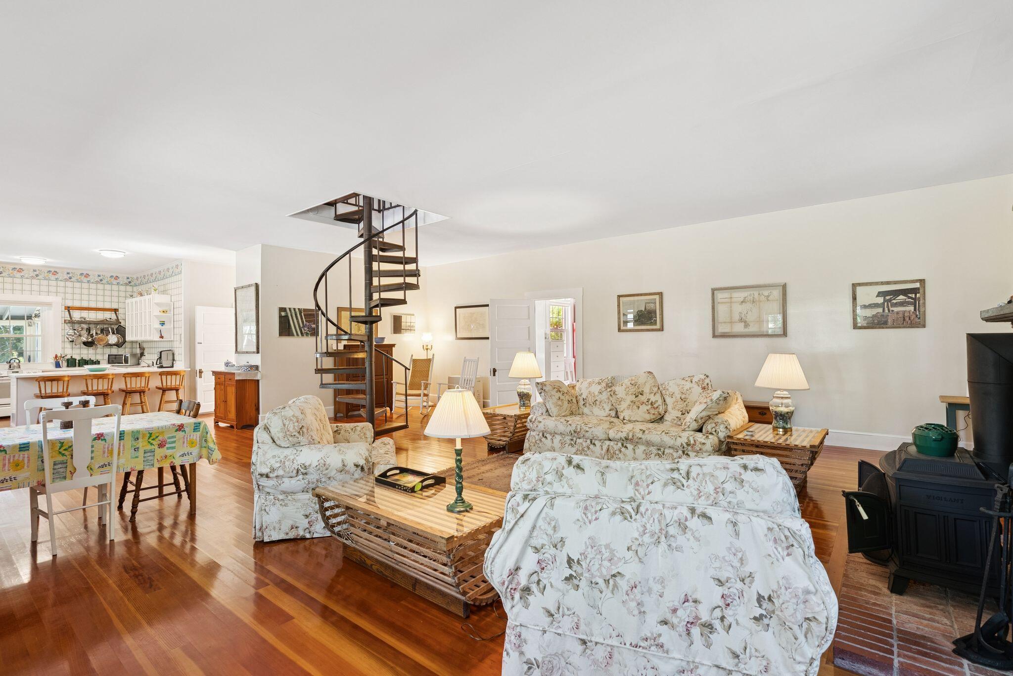 79 Whitehead Avenue