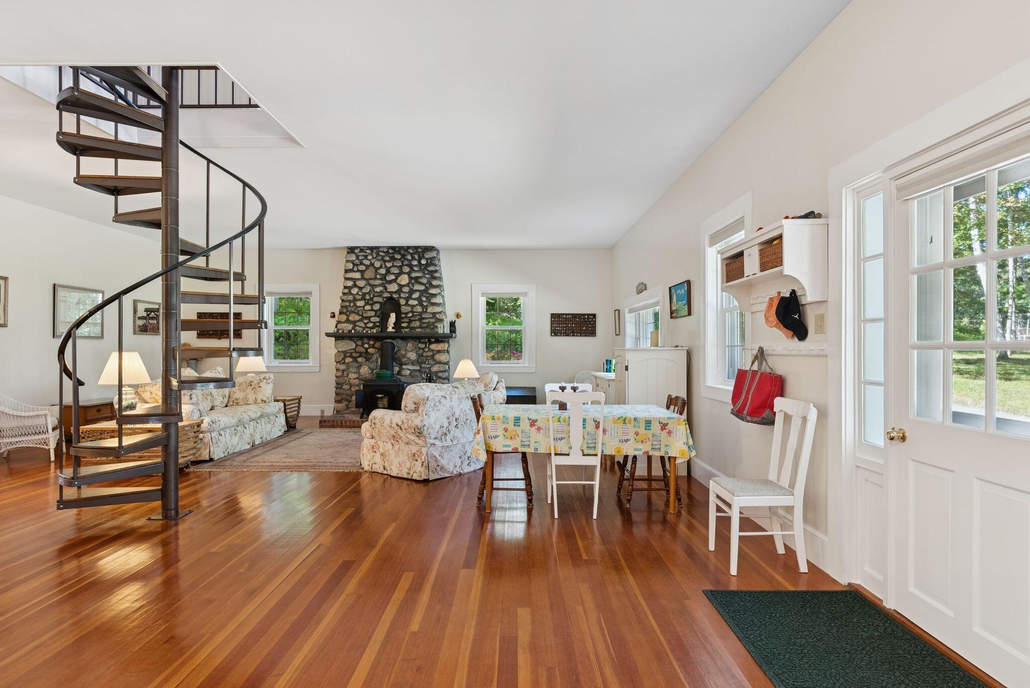 79 Whitehead Avenue