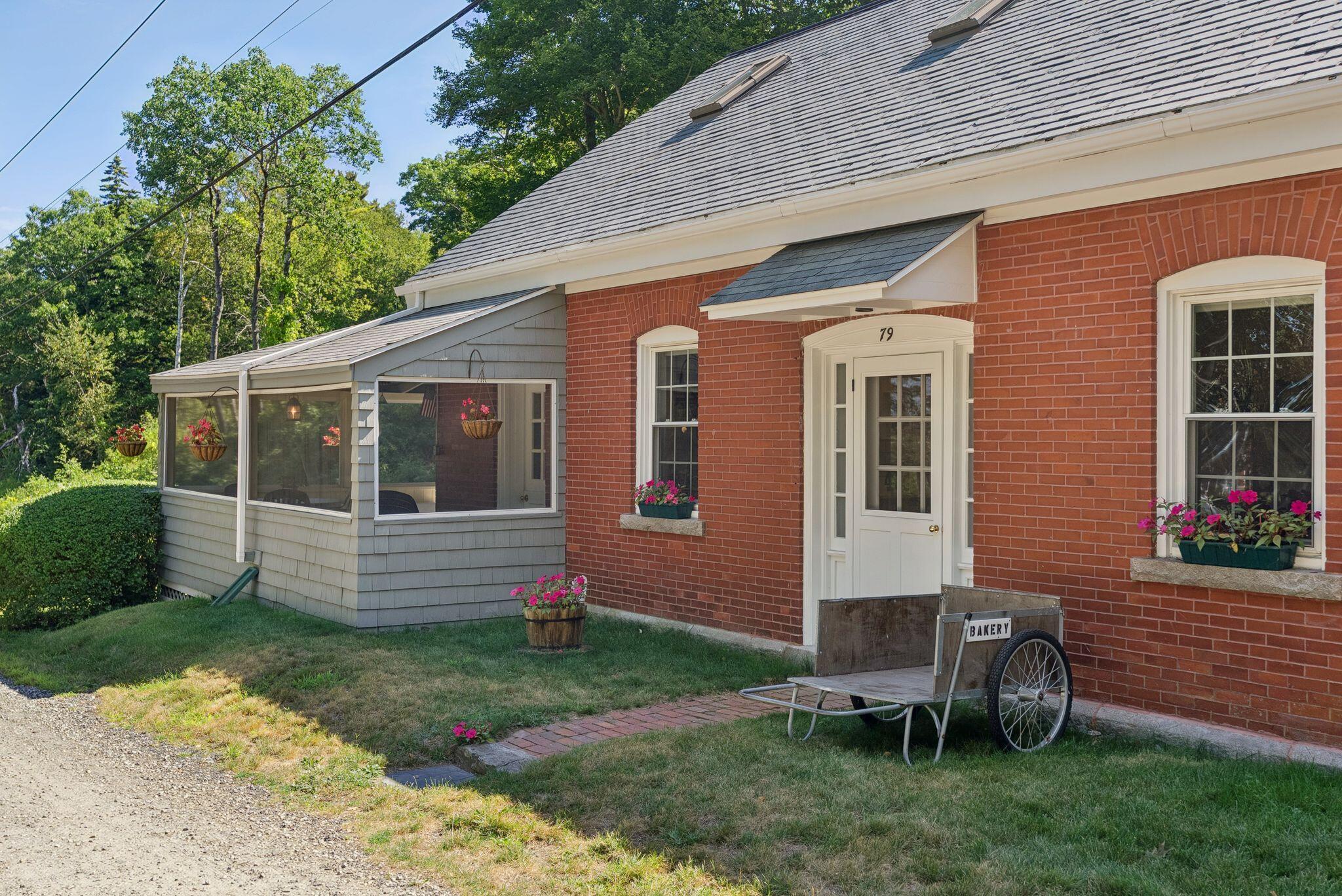 79 Whitehead Avenue
