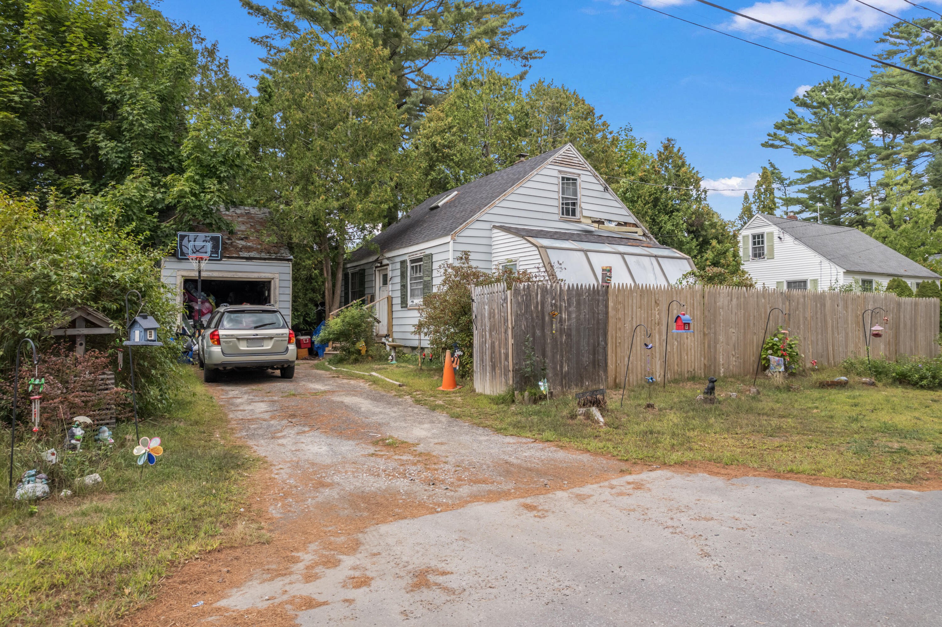 27 Chamberlain Avenue