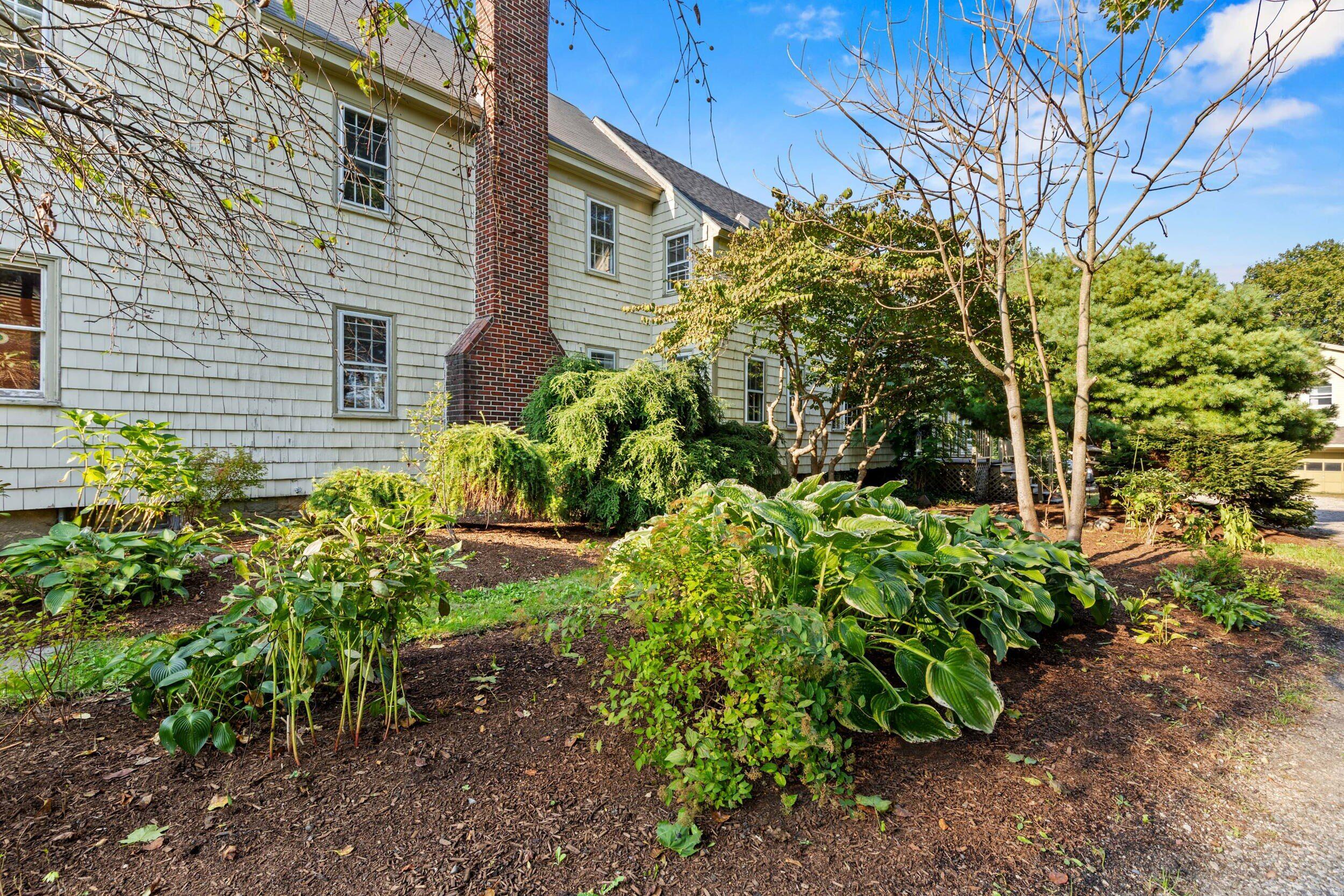 86 Pleasant Street