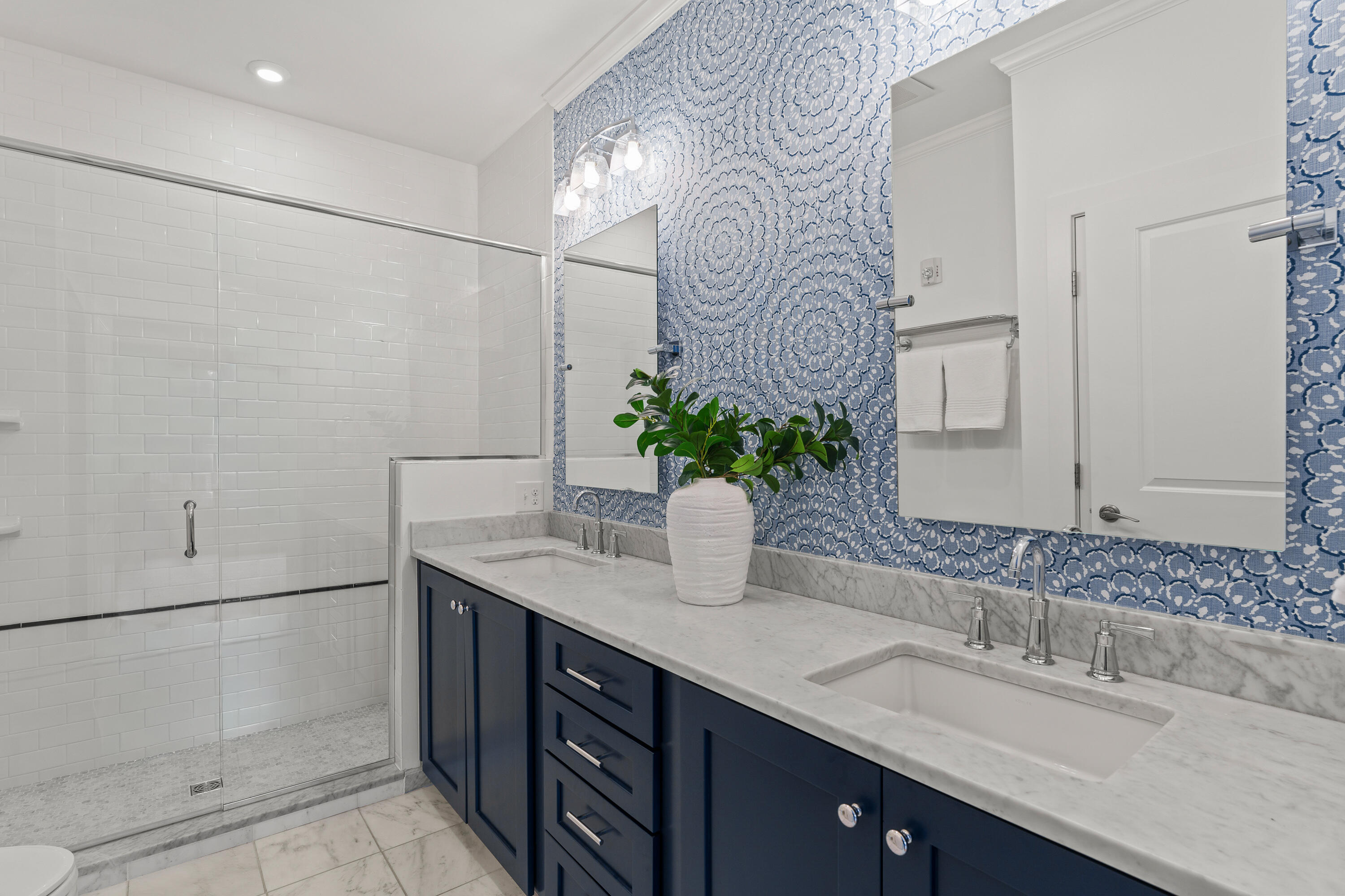 15 Middle Street 208