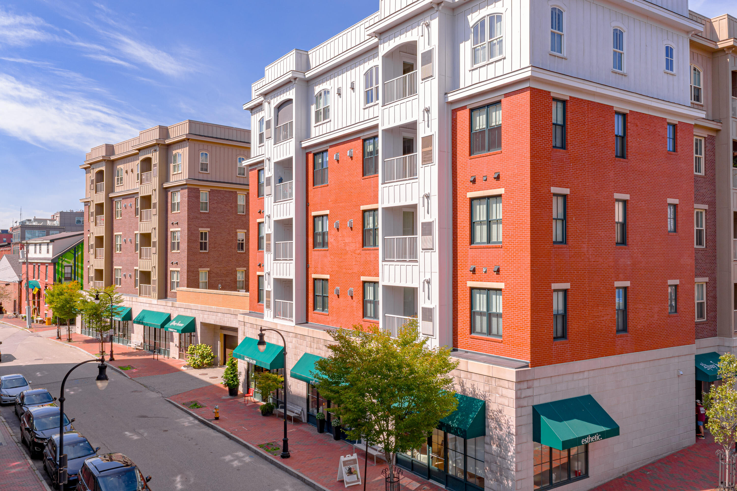 15 Middle Street 208