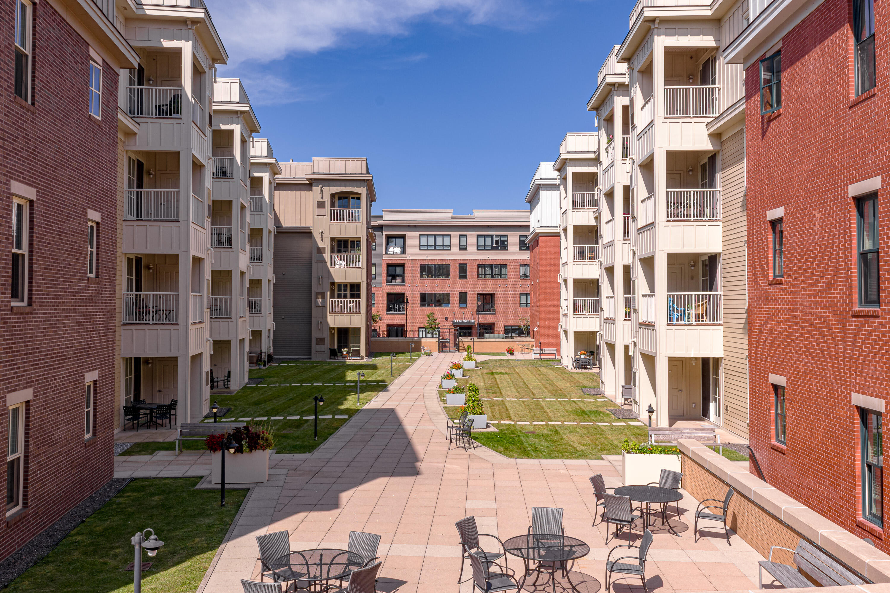 15 Middle Street 208