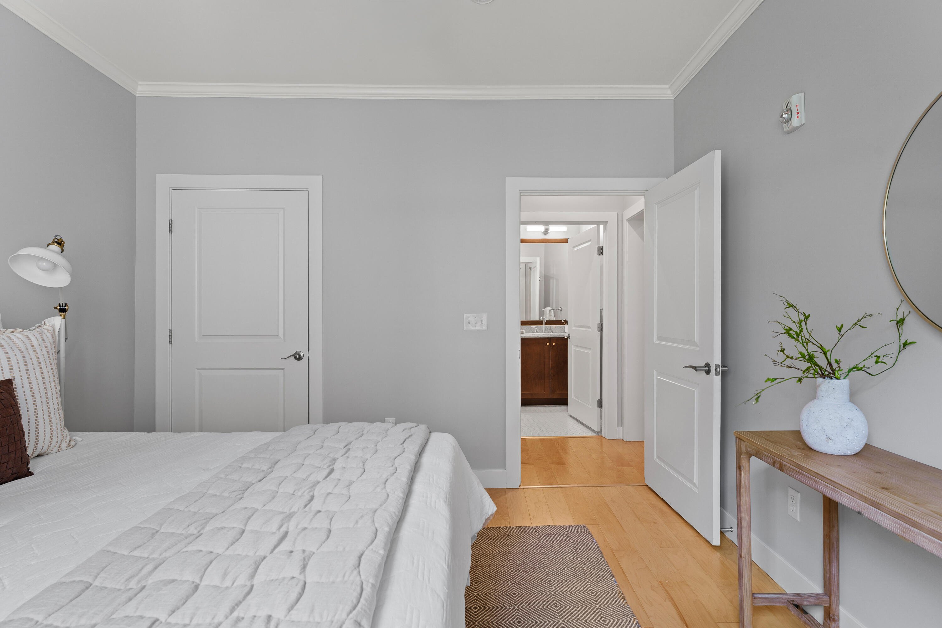 15 Middle Street 208