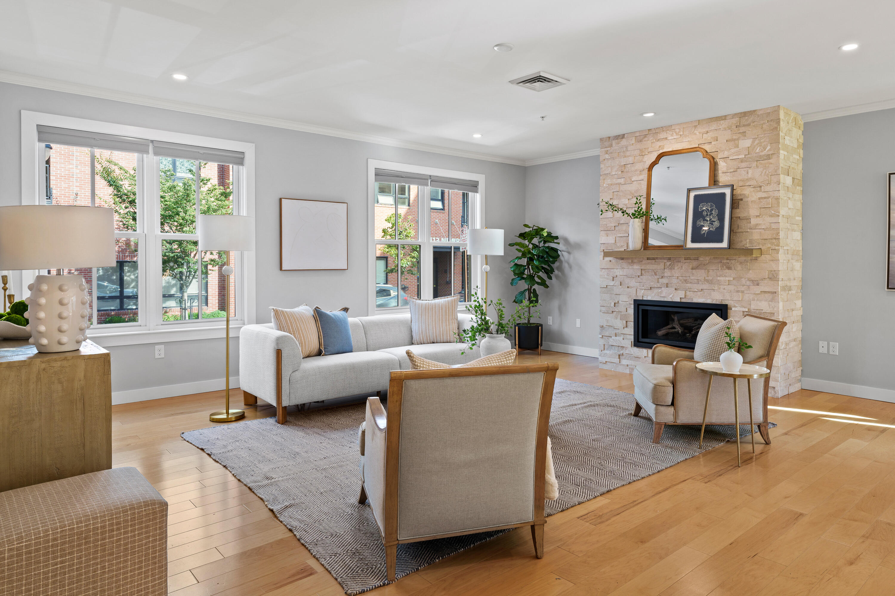 15 Middle Street 208