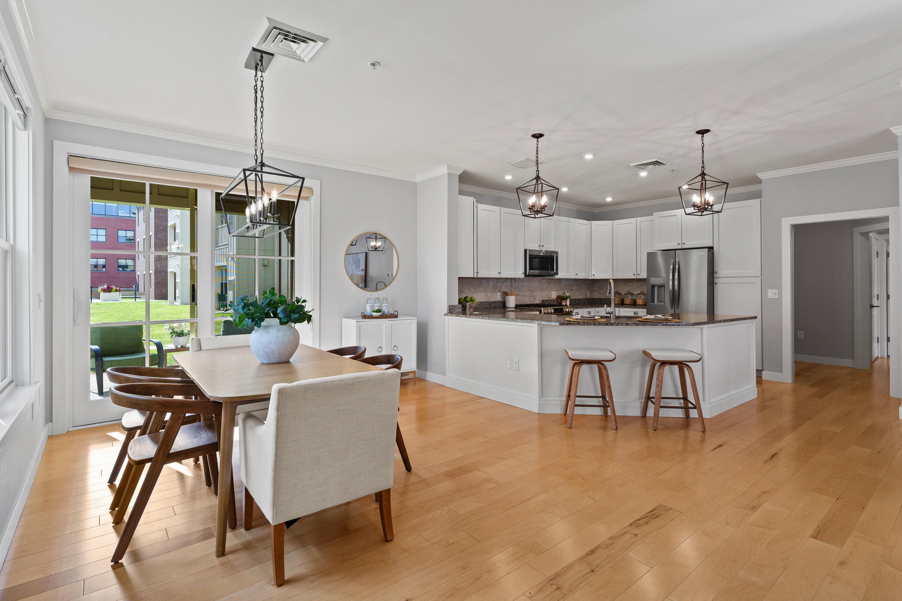 15 Middle Street 208