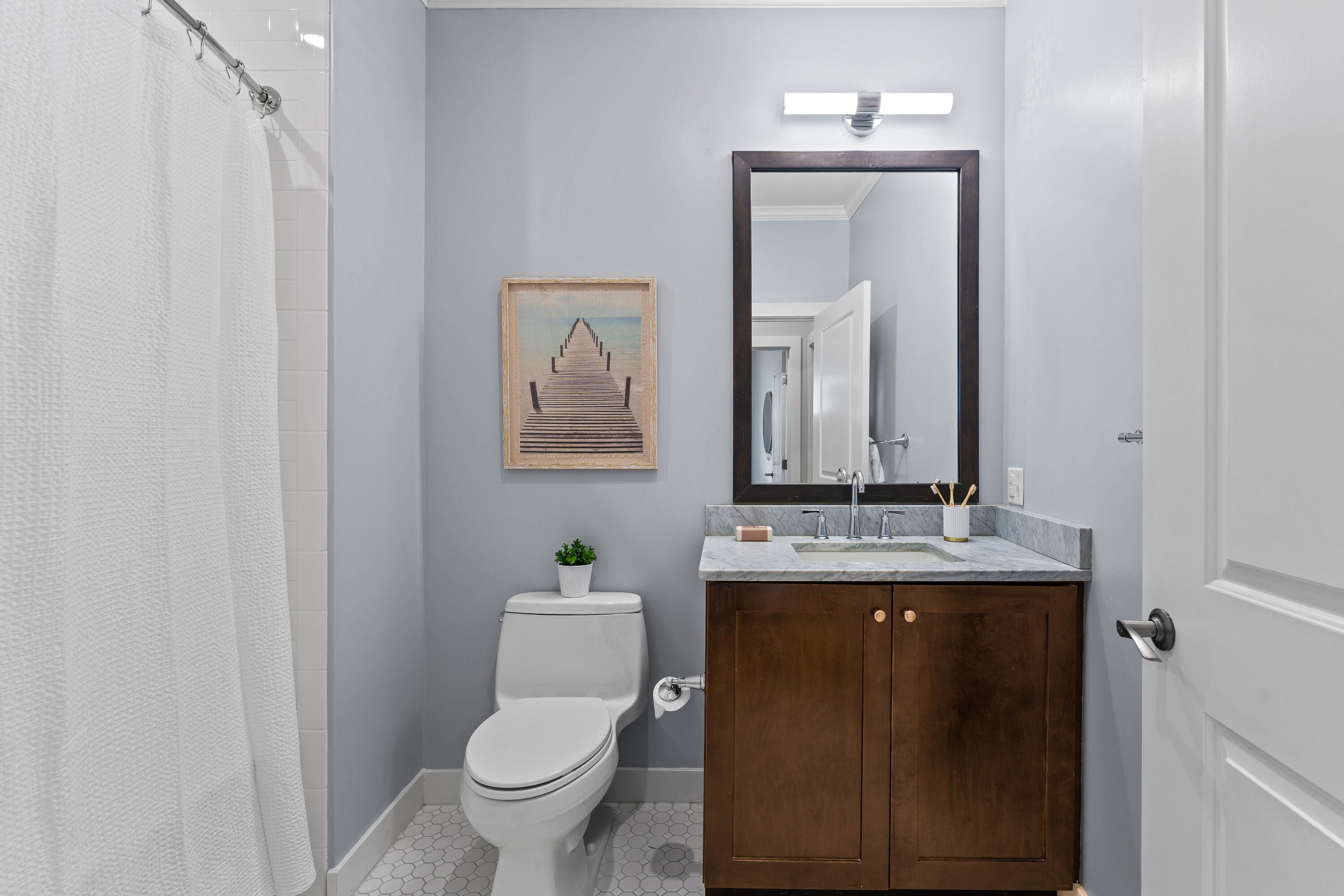 15 Middle Street 208