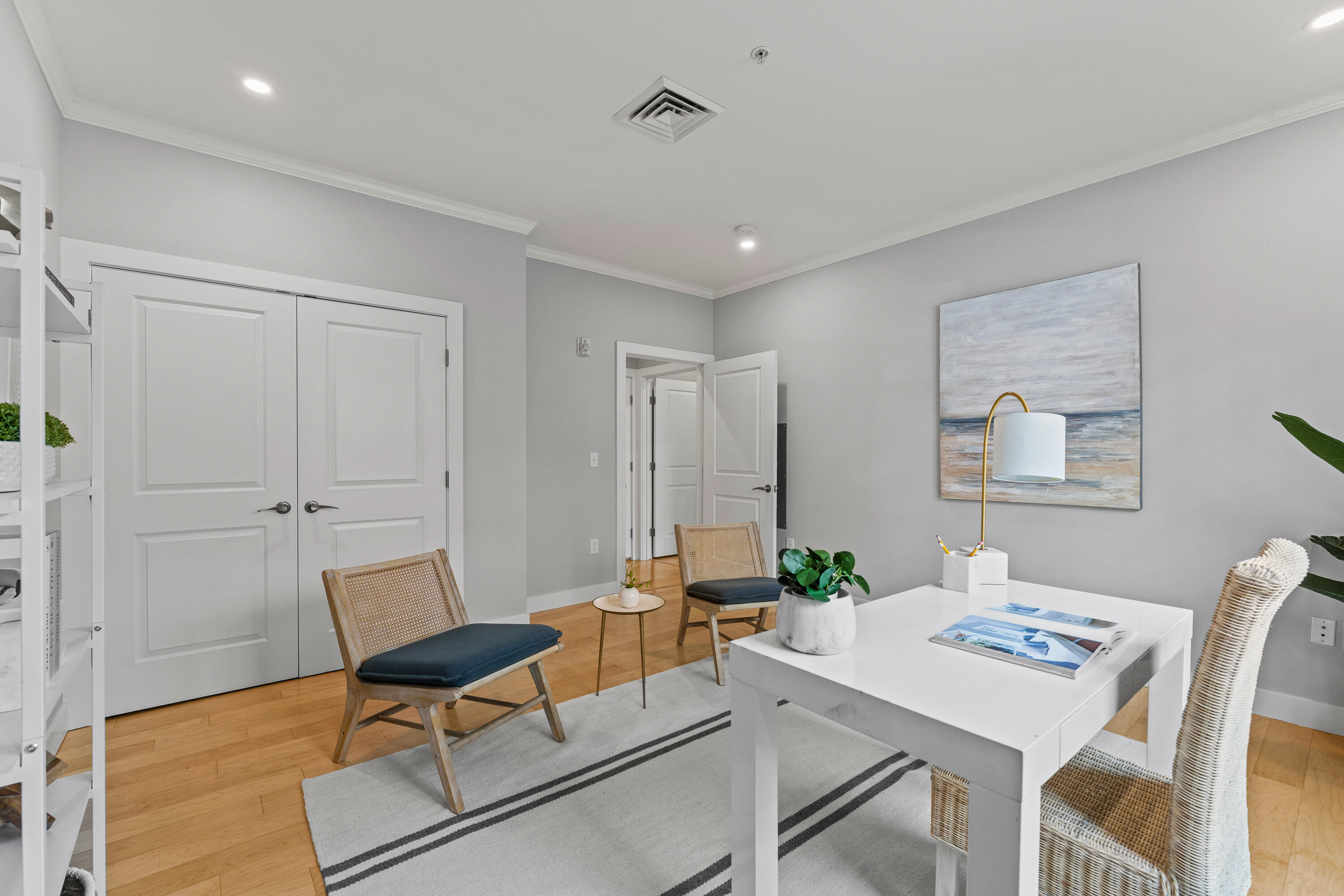 15 Middle Street 208