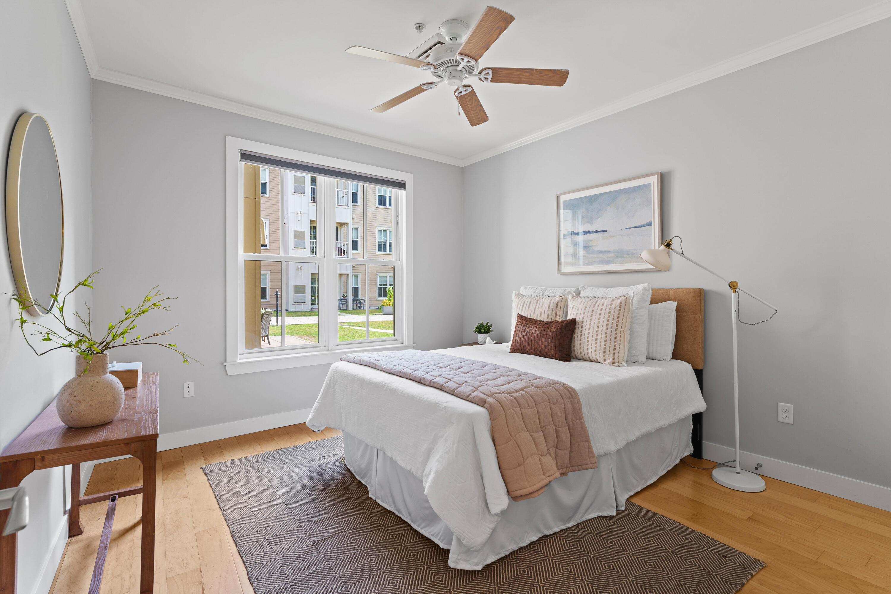 15 Middle Street 208