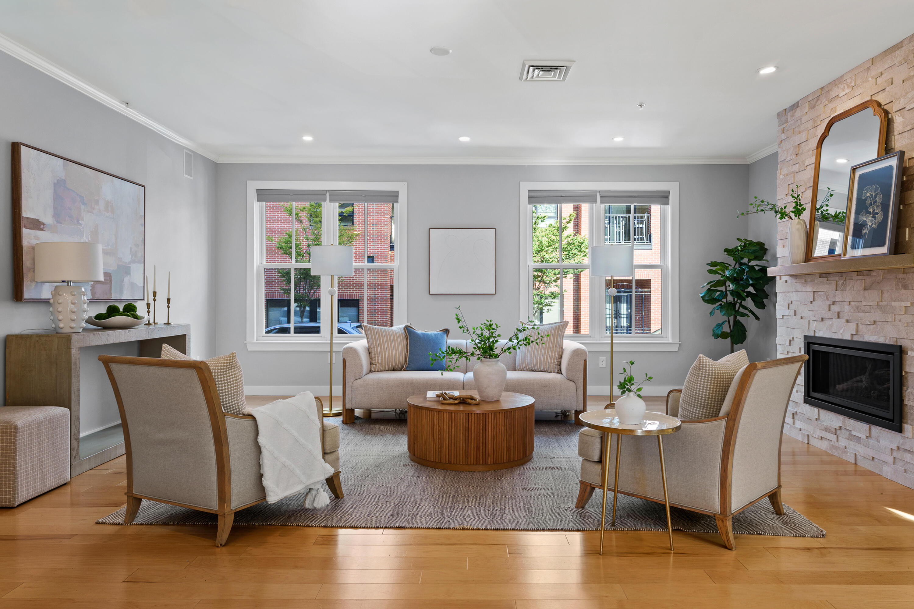 15 Middle Street 208