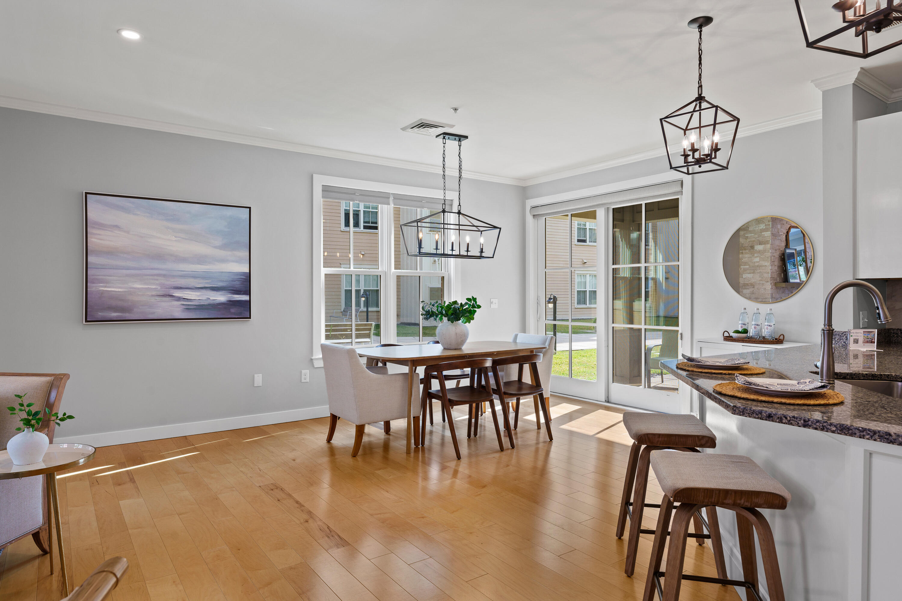 15 Middle Street 208