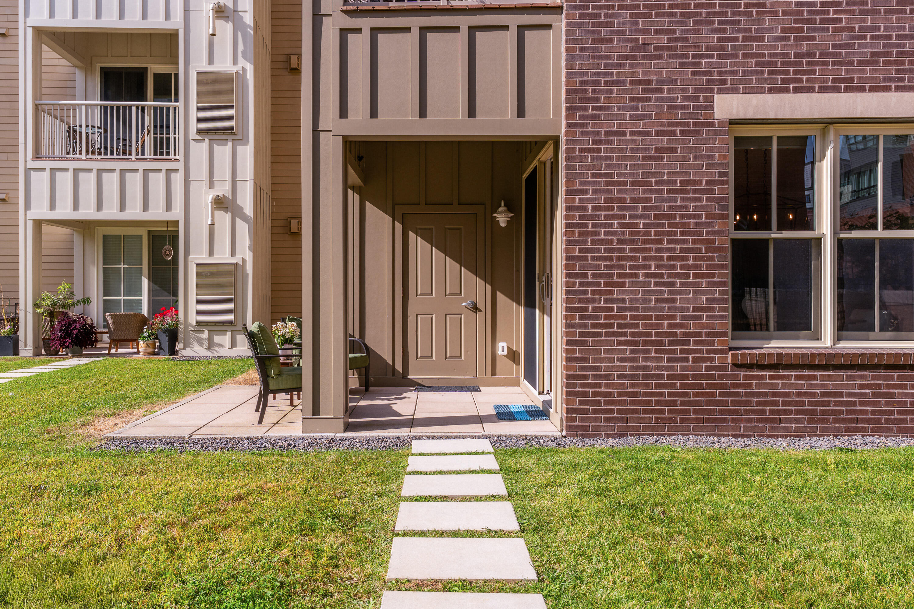 15 Middle Street 208