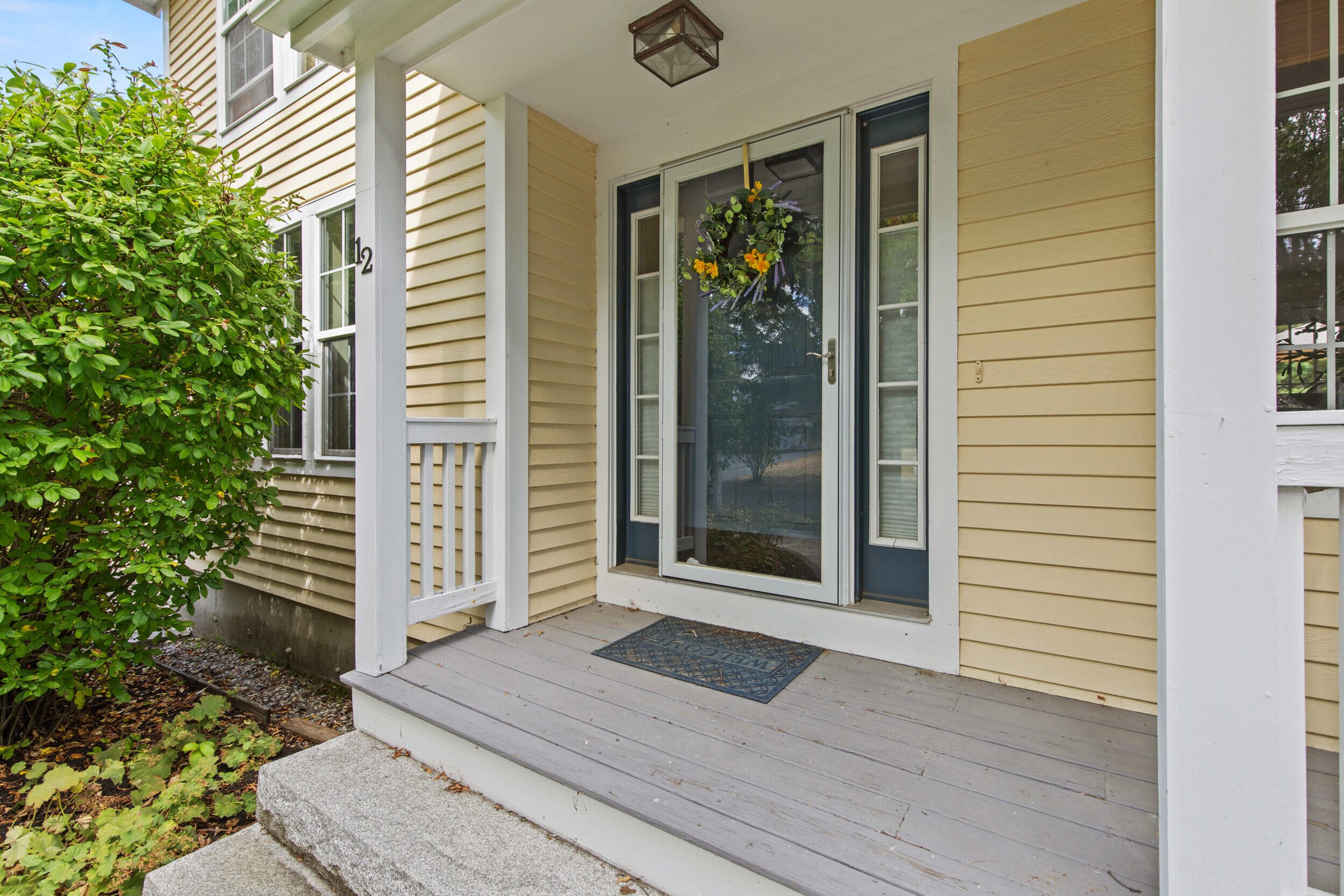 12 Oak Street