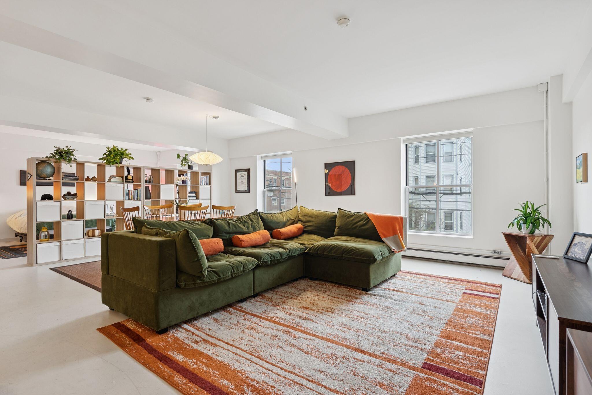 21 Chestnut Street, 203