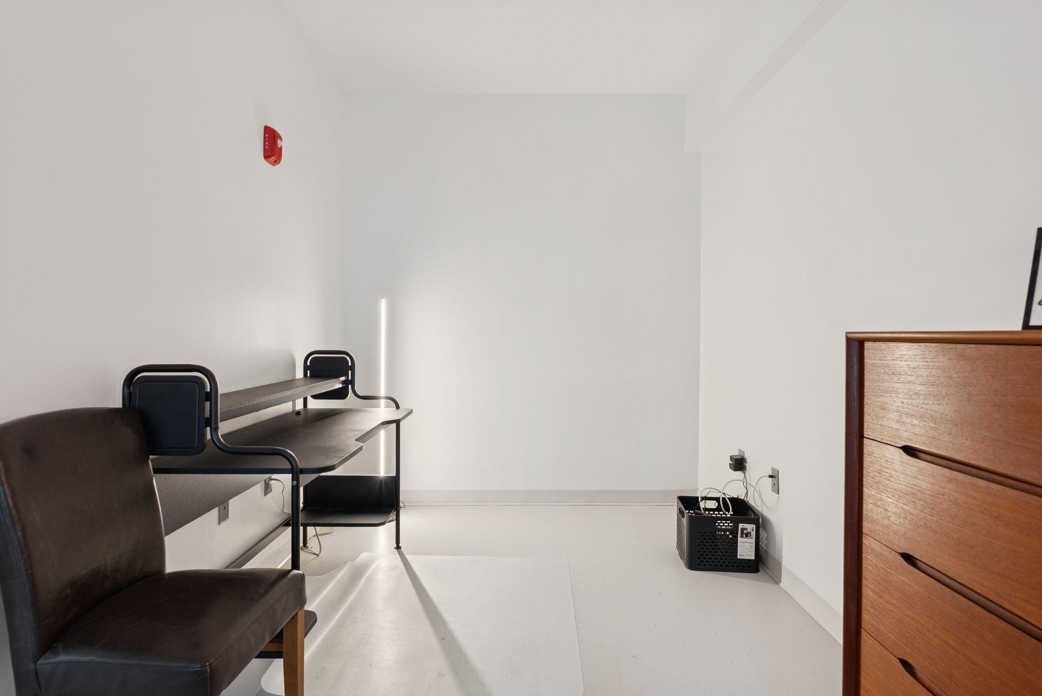 21 Chestnut Street, 203