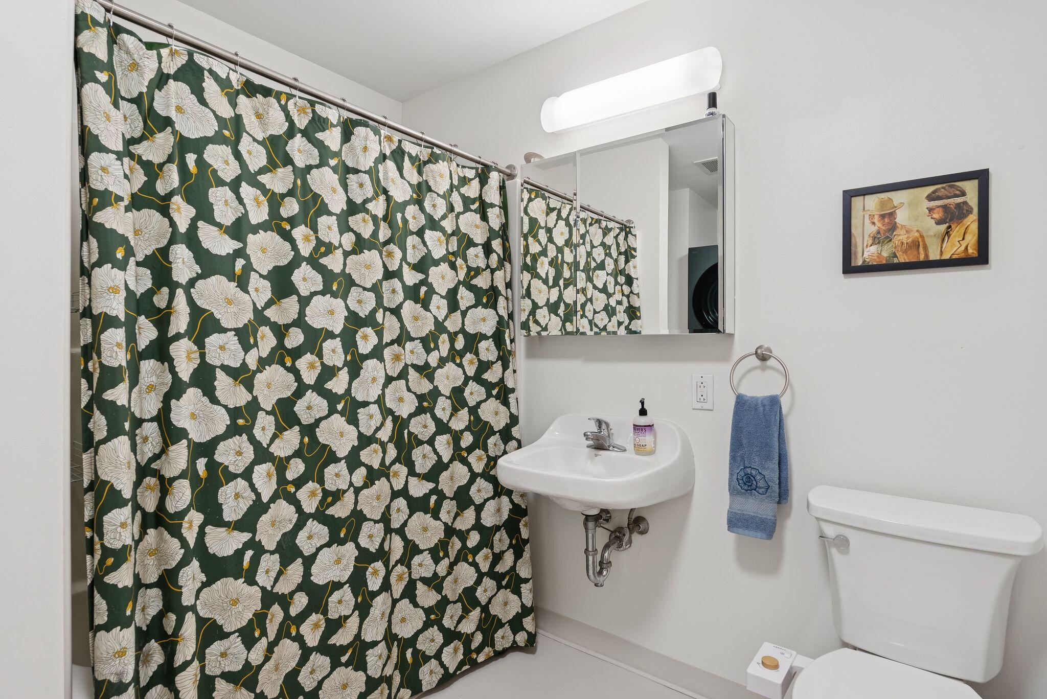 21 Chestnut Street, 203