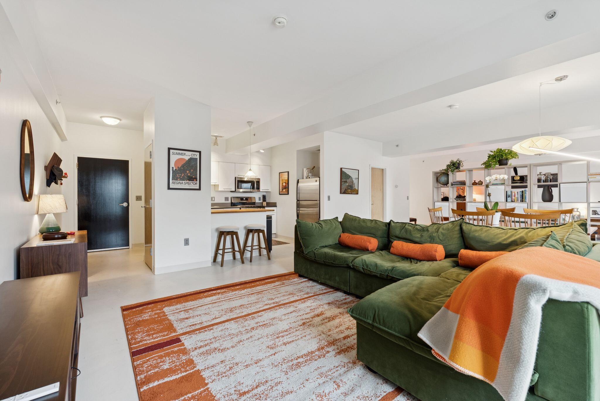 21 Chestnut Street, 203