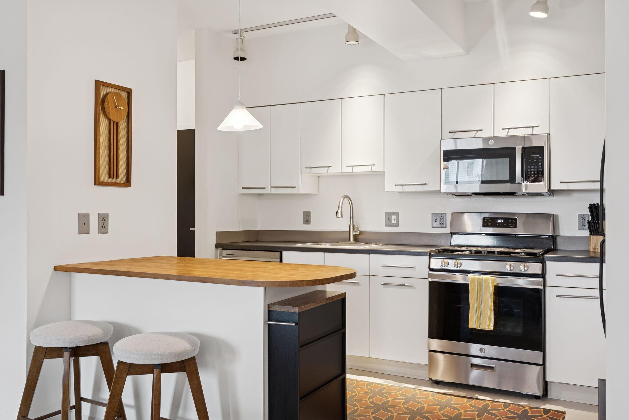 21 Chestnut Street, 203