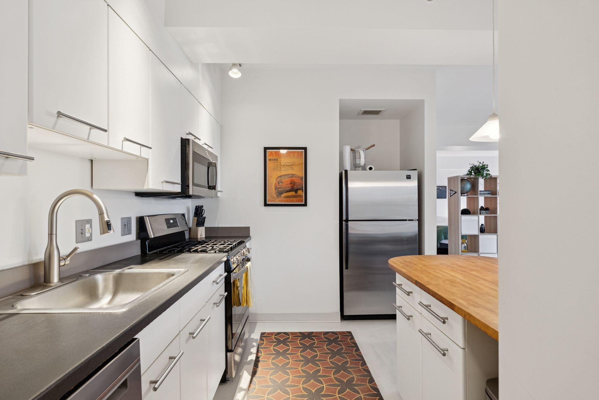 21 Chestnut Street, 203