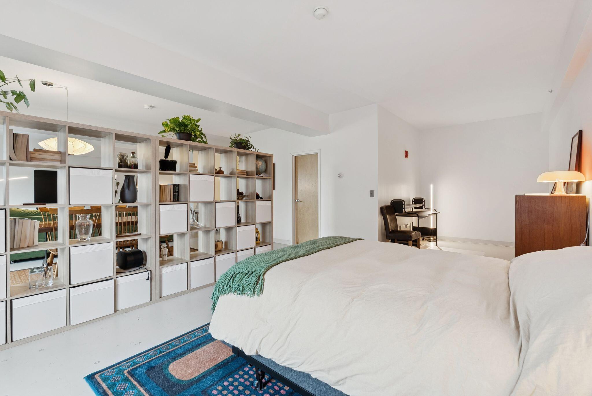 21 Chestnut Street, 203