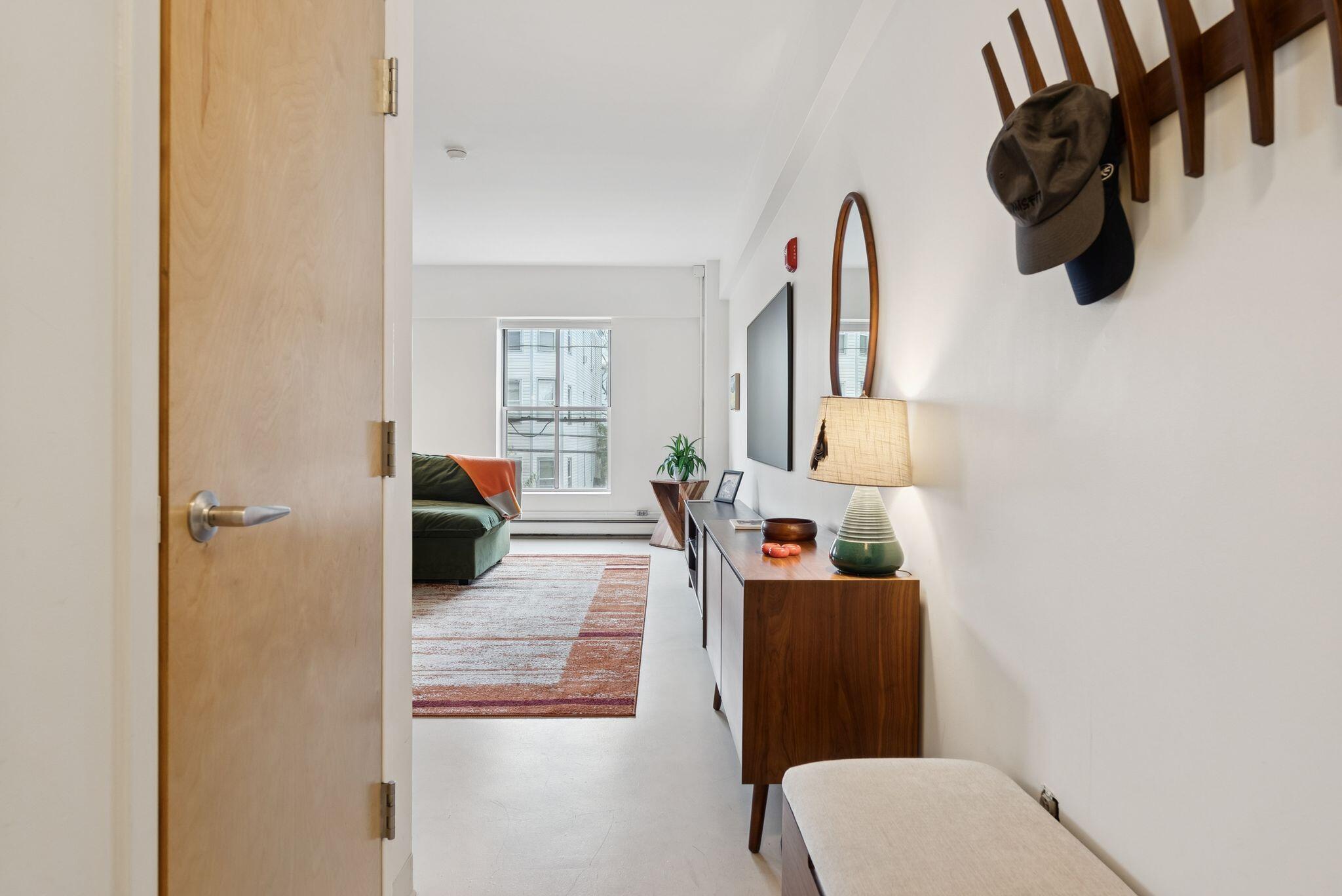 21 Chestnut Street, 203