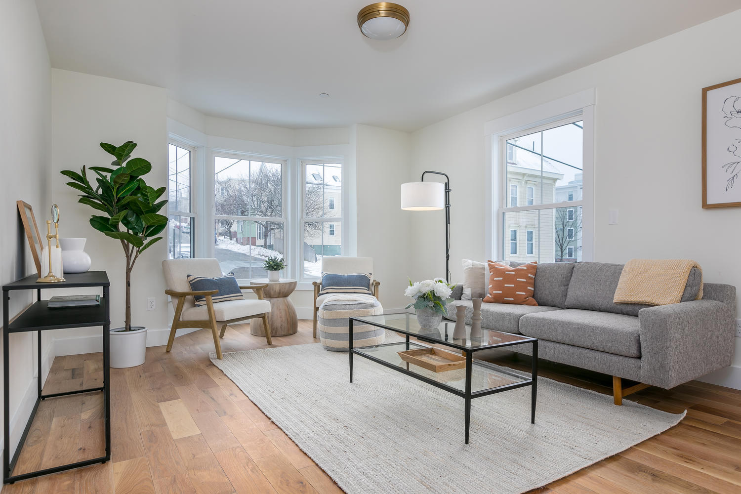 35 E Oxford Street, 2