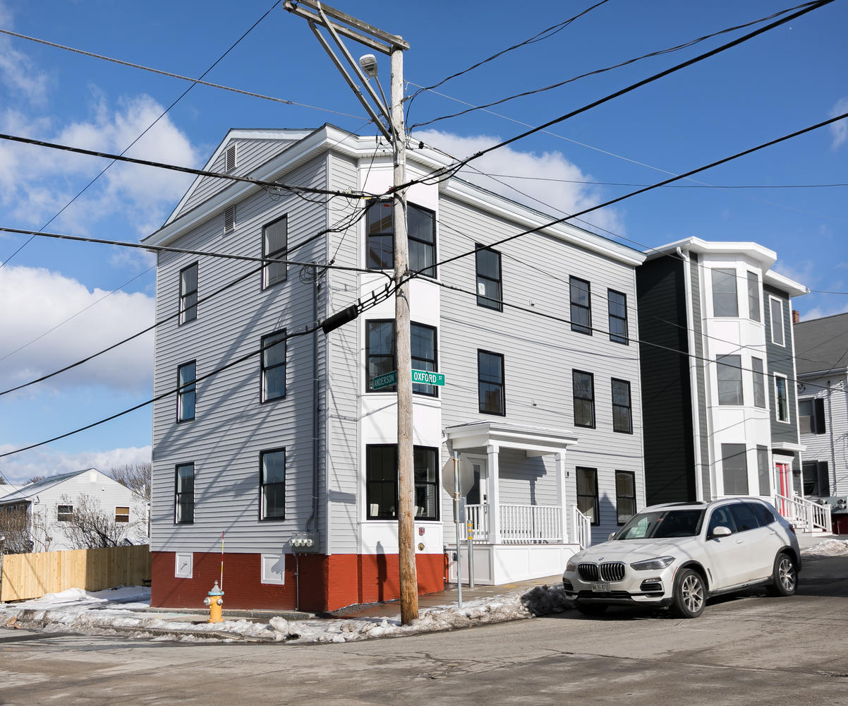 35 E Oxford Street, 2